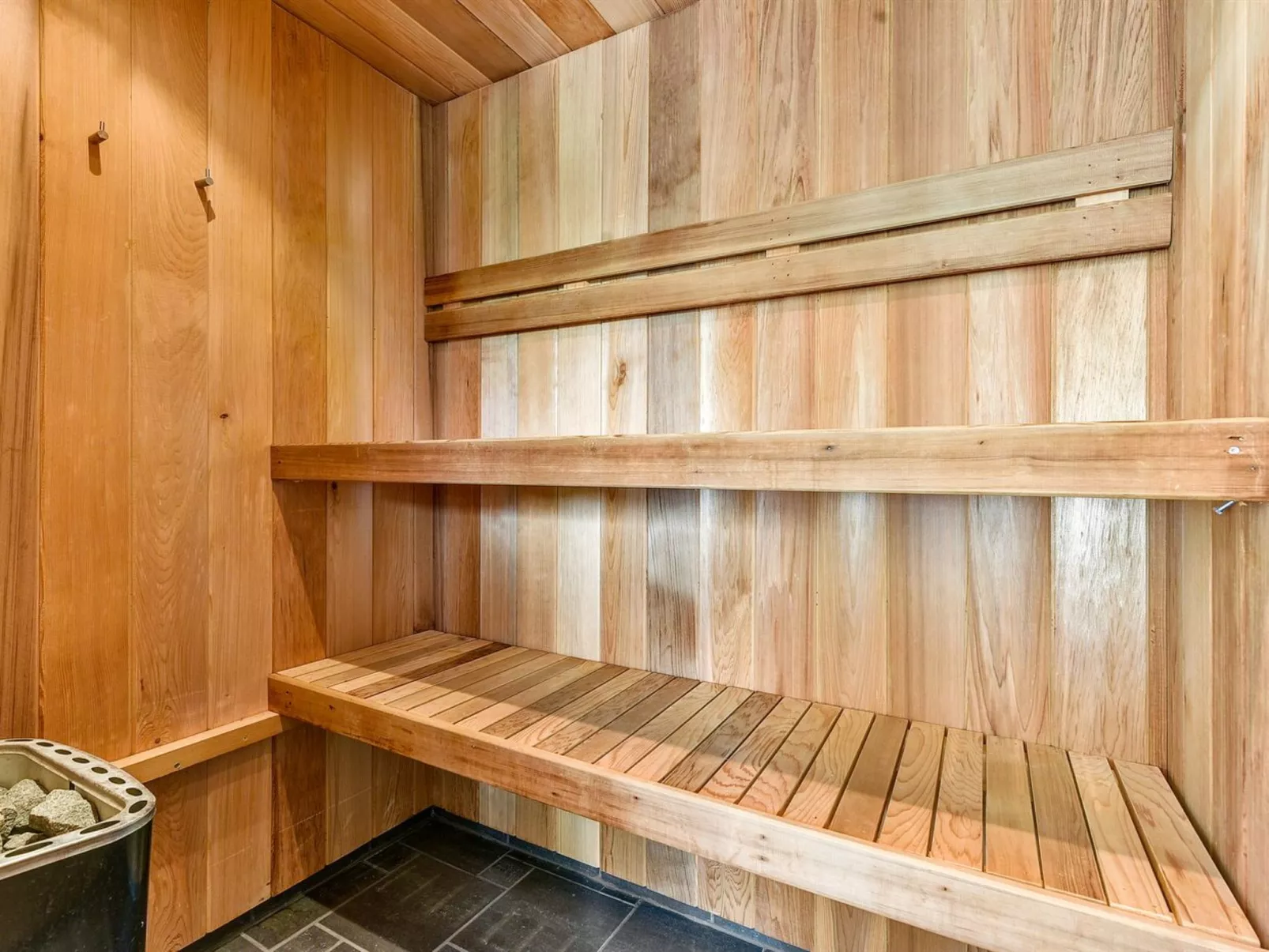 "Sylvelin" - 400m to the fjord-Inside