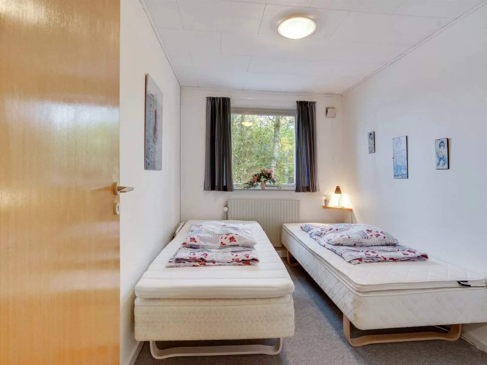 "Vogn" - 500m to the fjord-Inside