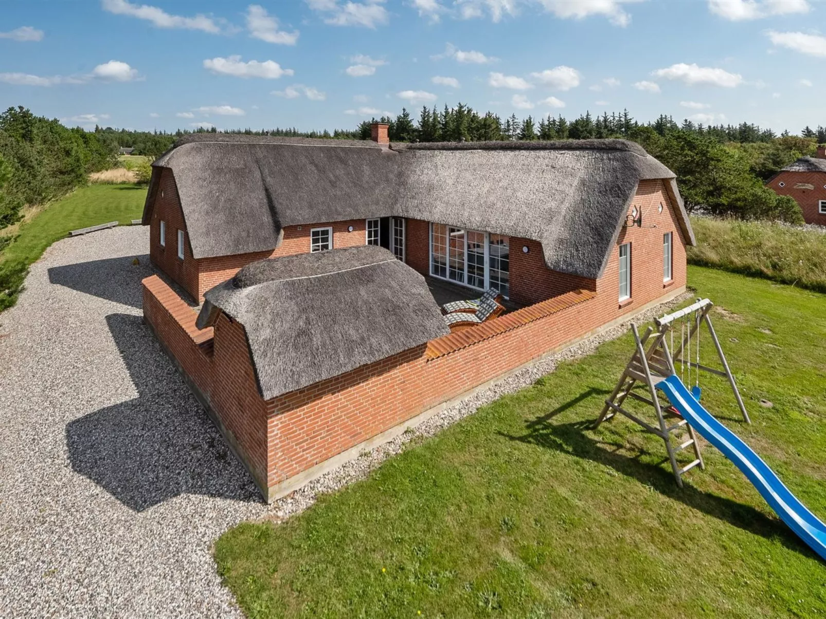 "Aane" - 1.8km from the sea-Outside