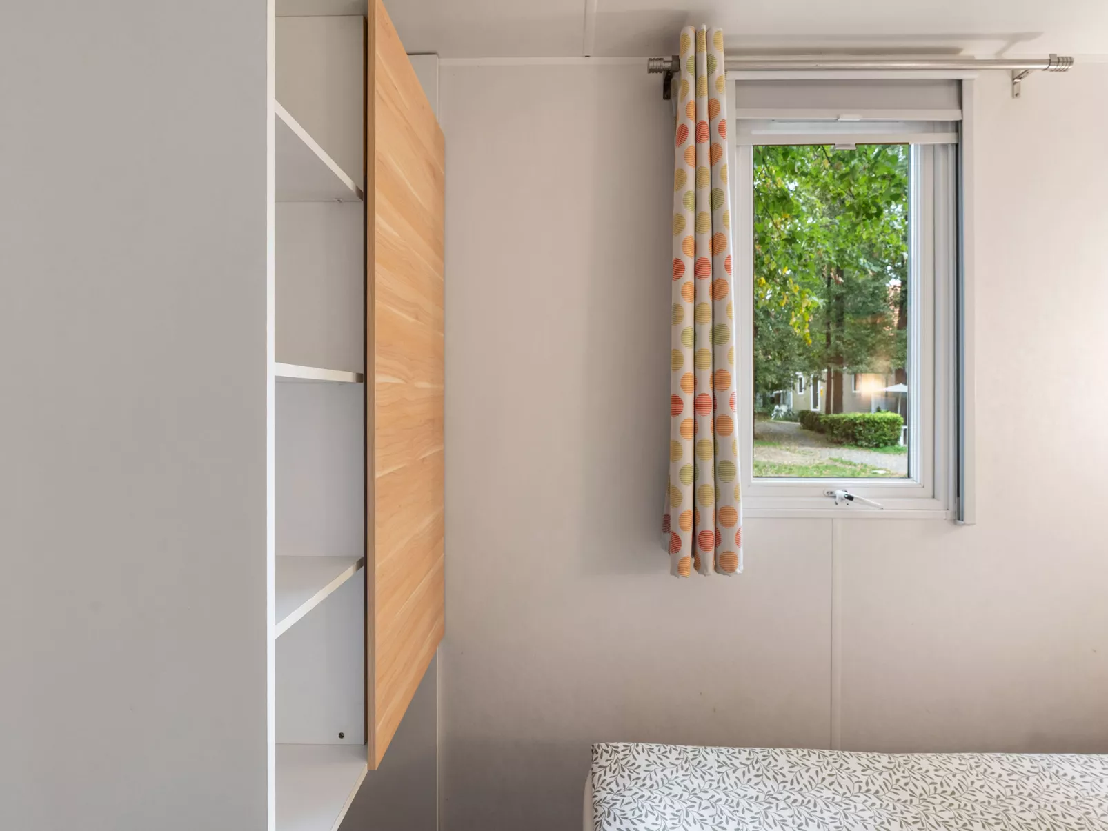 Sunset Terrace-Inside