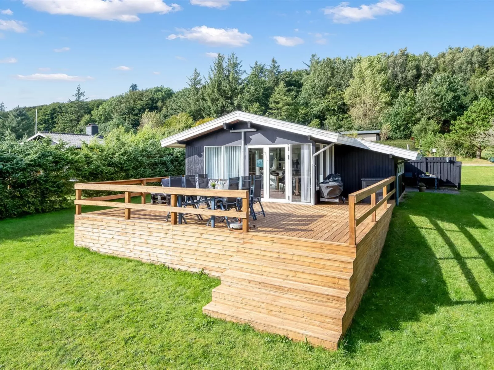 "Matilde" - 400m to the fjord-Outside