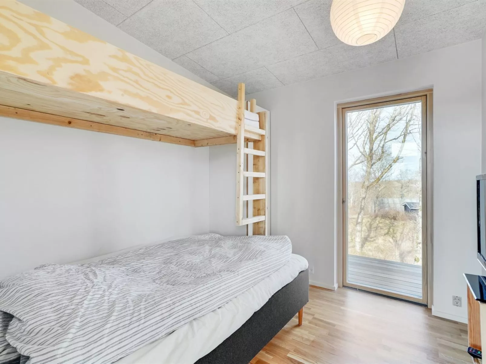 "Haubert" - 500m to the fjord-Dedans