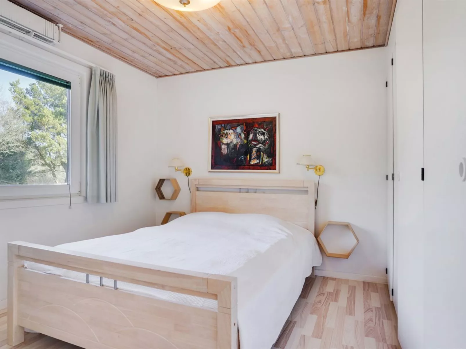 "Gertrudis" - 2km to the fjord-Inside