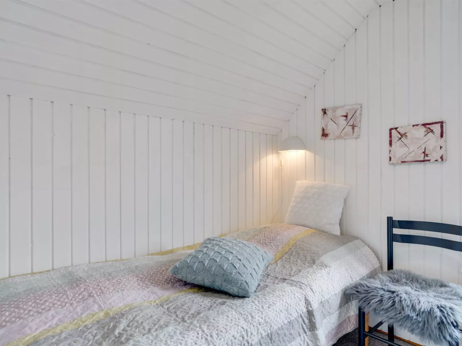 "Nevis" - 1.5km from the sea-Inside