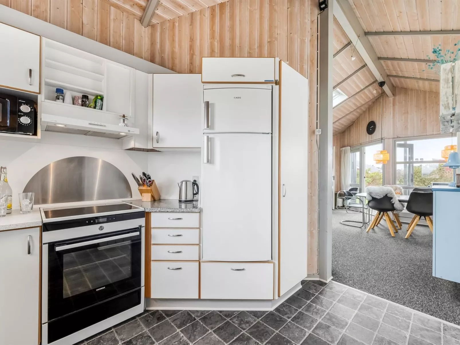 "Marisol" - 600m to the fjord-Inside