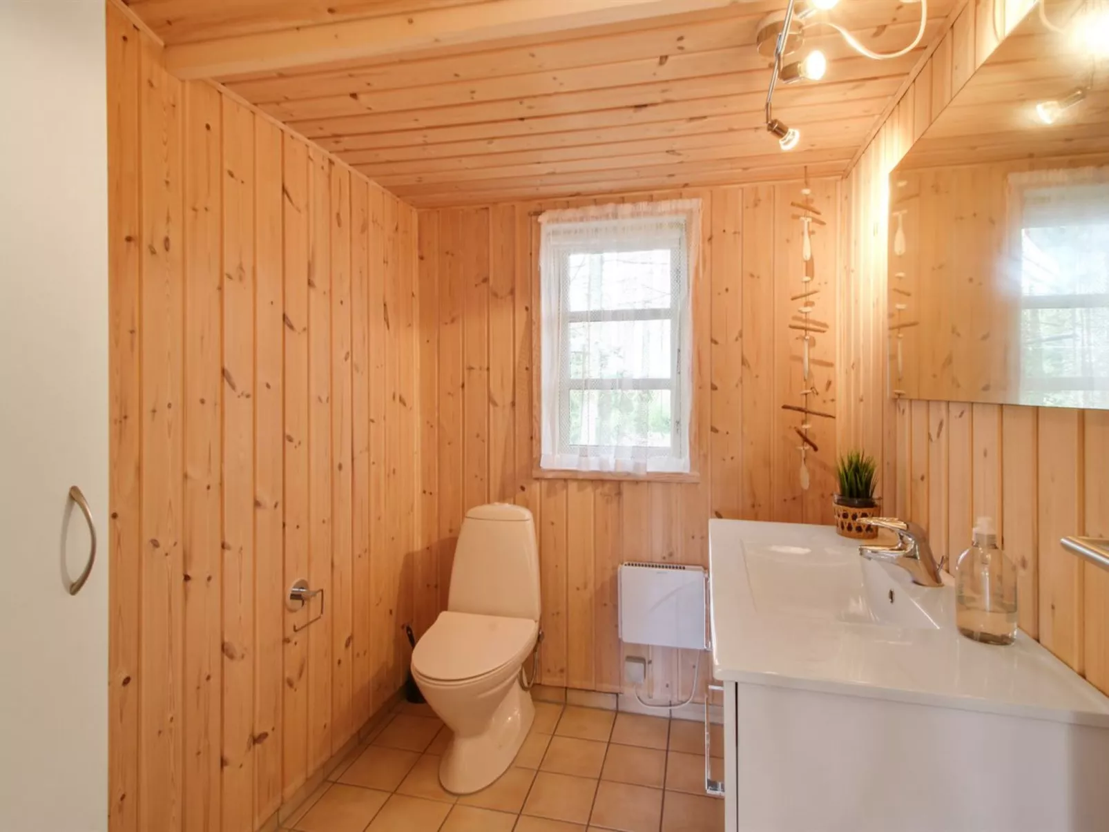 "Salgarth" - 450m from the sea-Inside