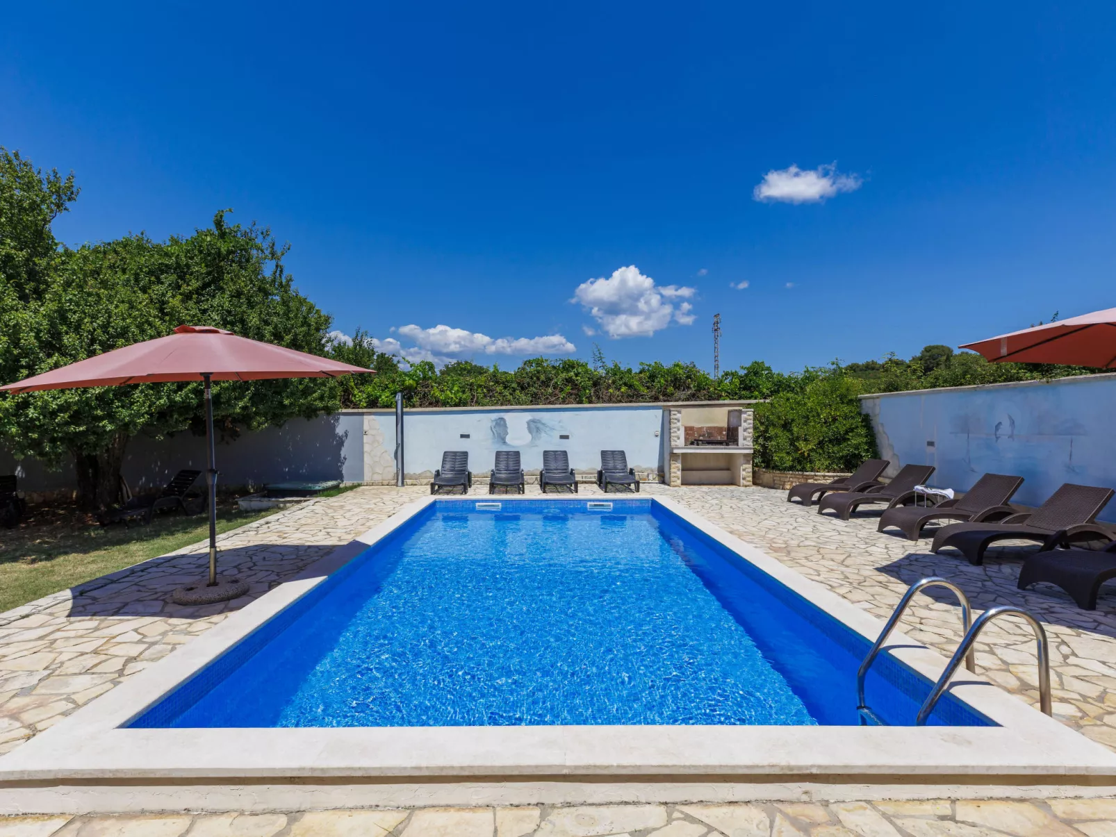 VIlla Eldina-Outside