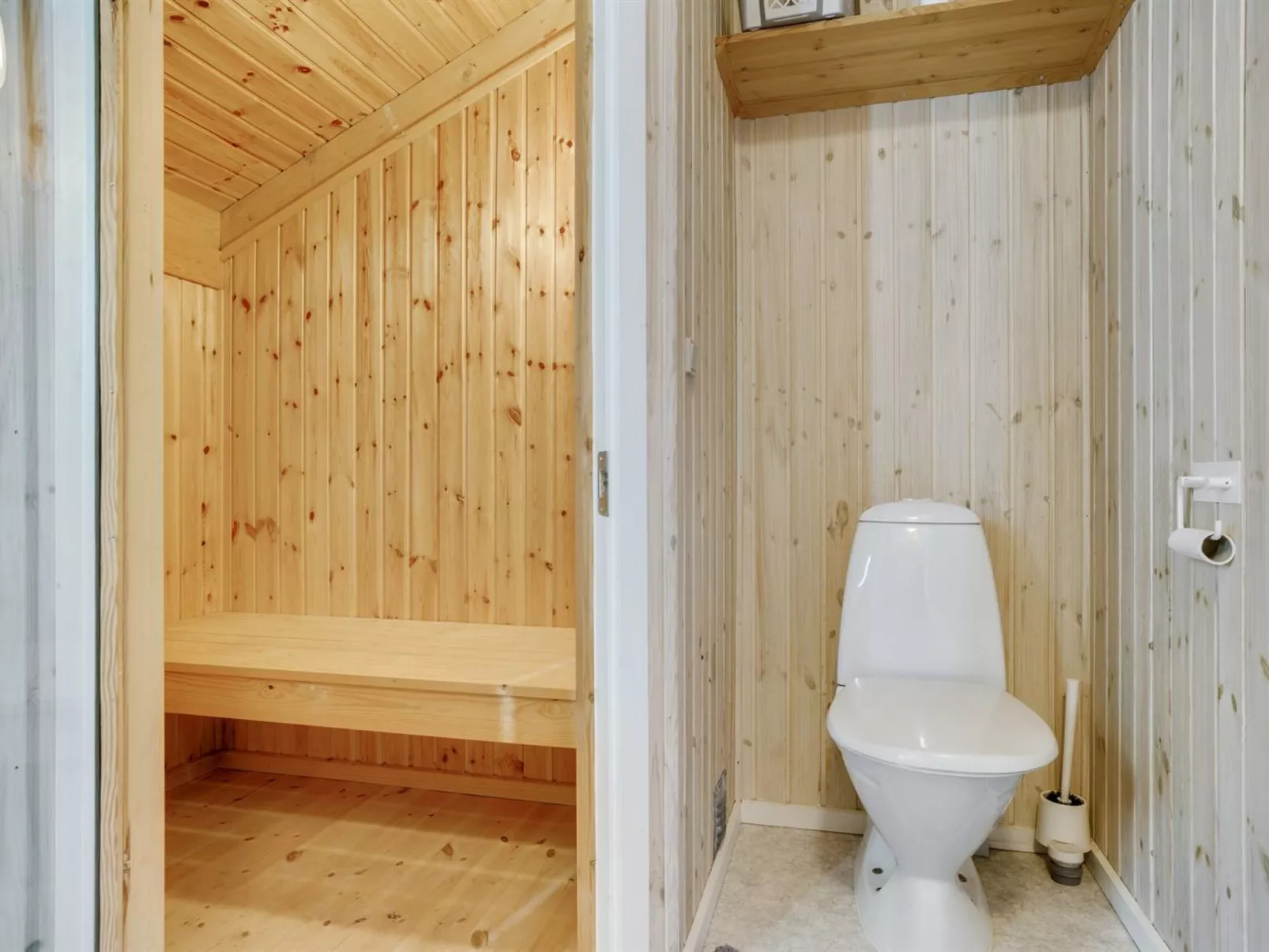 "Peter" - 400m from the sea-Inside