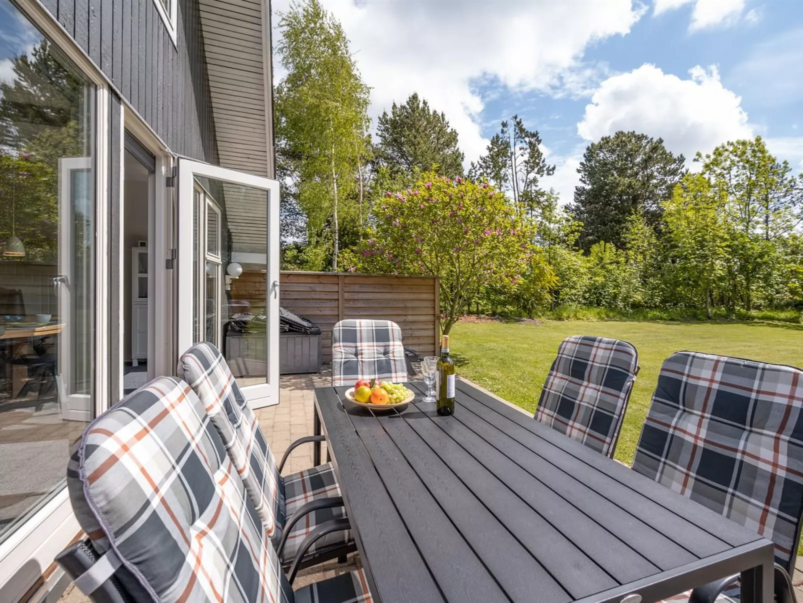 "Femija" - 500m to the fjord-Outside