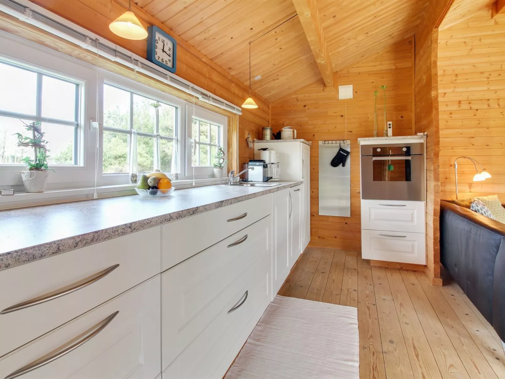 "Ulvi" - 300m to the fjord-Drinnen