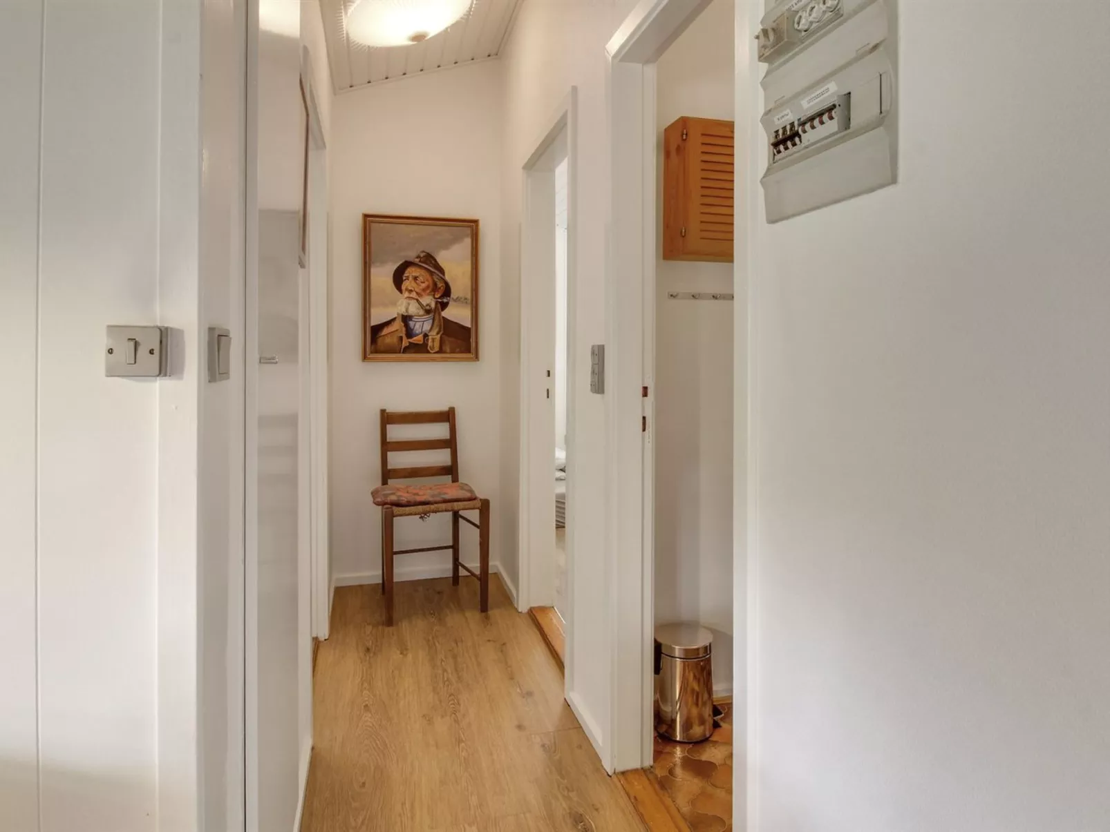 "Tirsa" - 3.9km from the sea-Inside