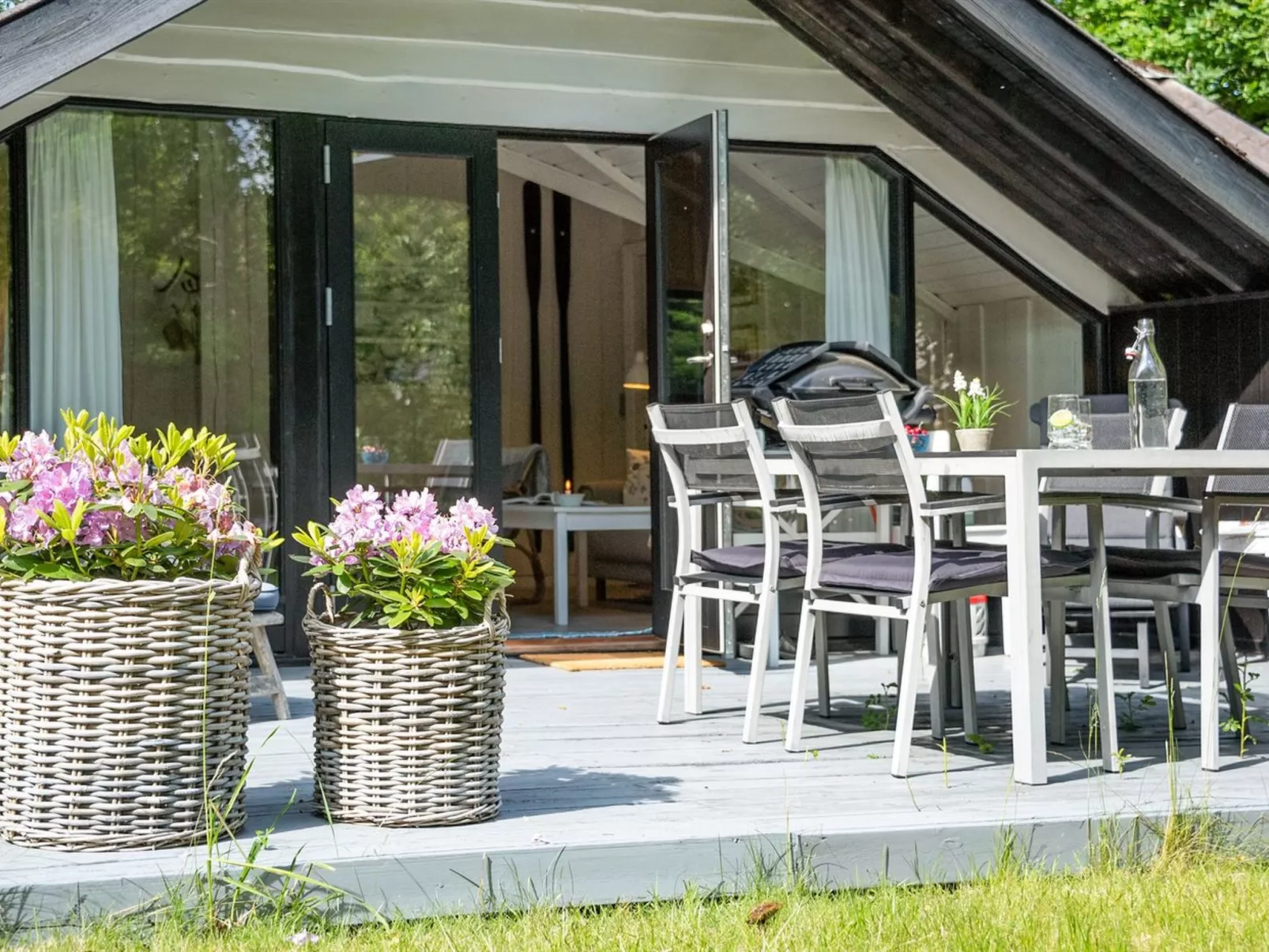 "Alika" - 200m to the fjord-Outside