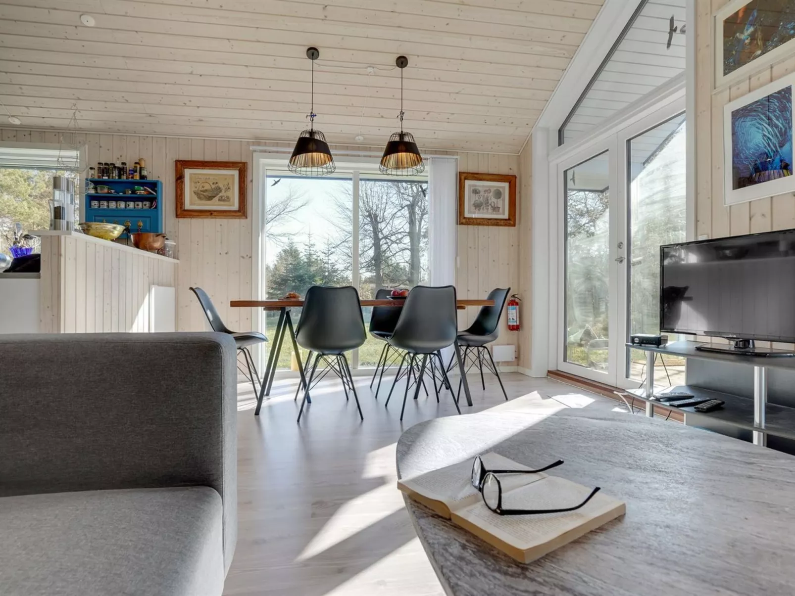 "Tancred" - 200m from the sea-Dedans