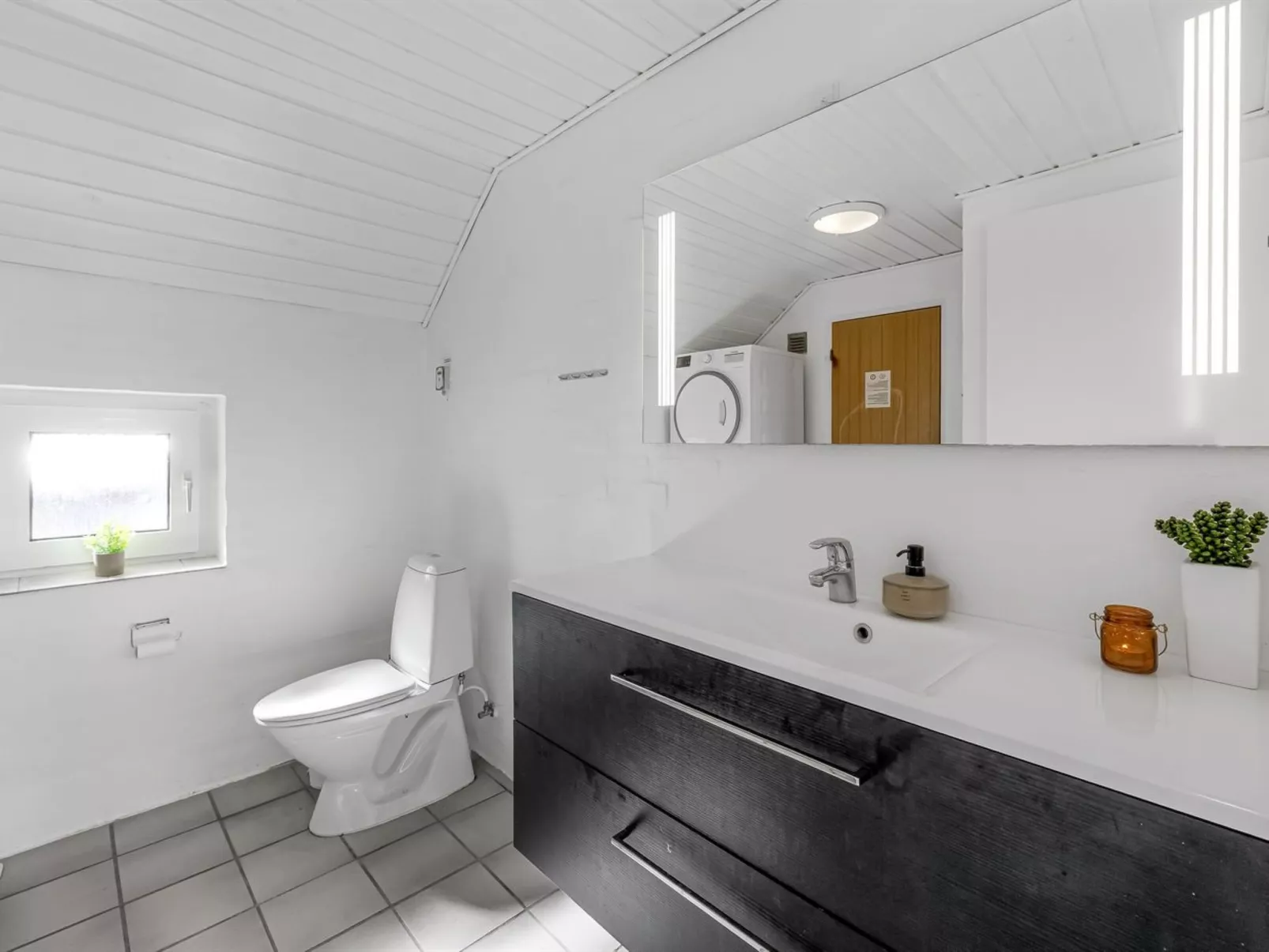 "Sylvi" - 1.7km from the sea-Dedans