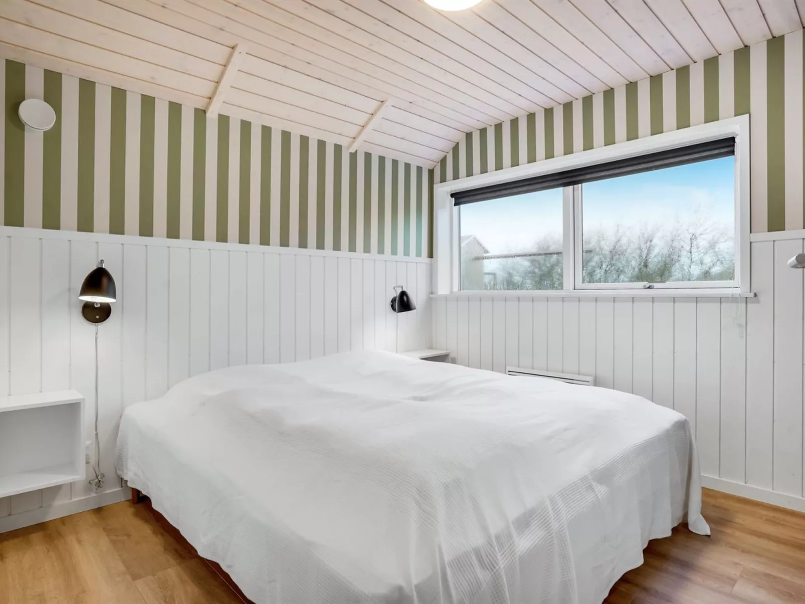 "Ano" - 950m from the sea-Inside