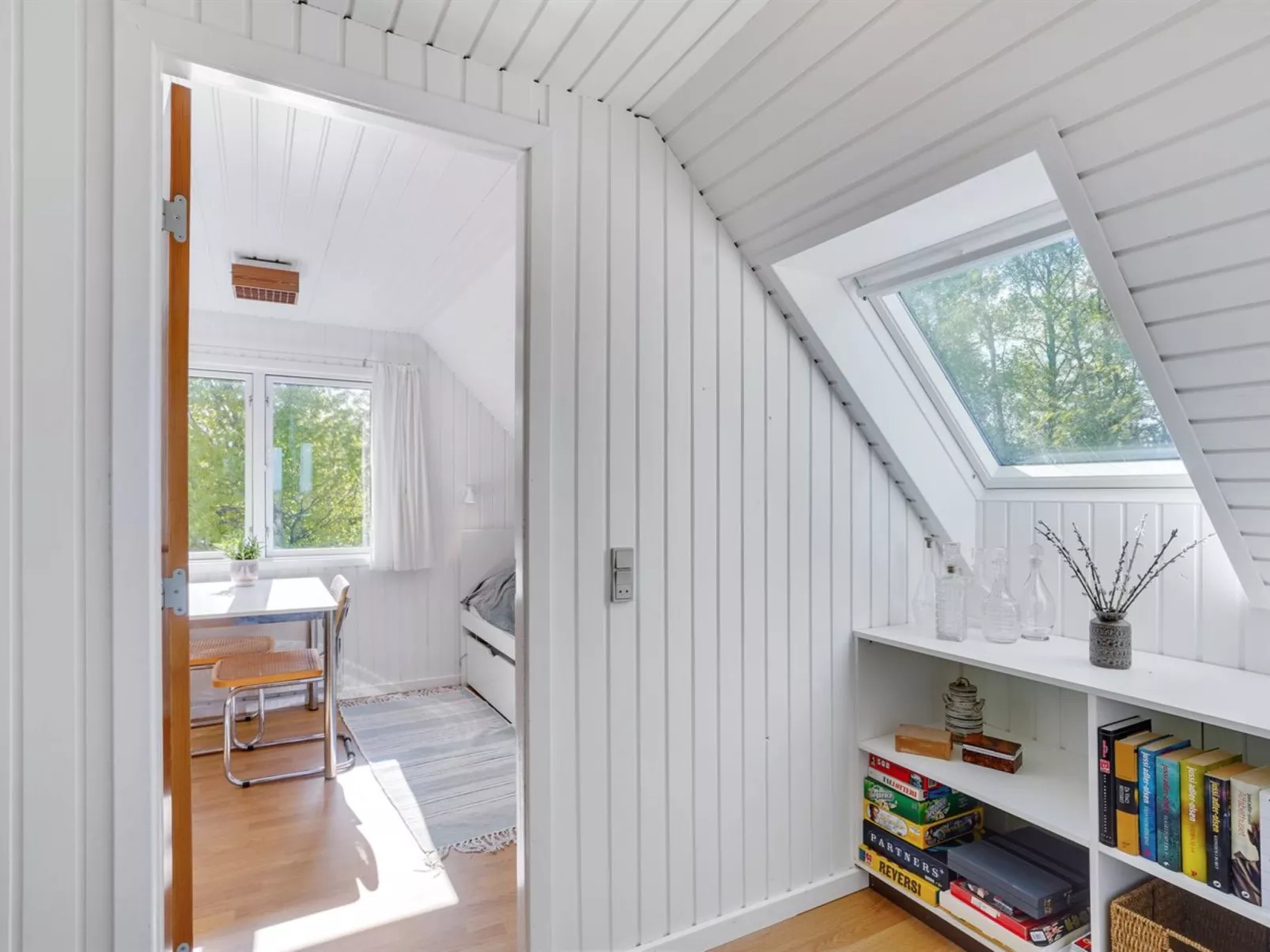 "Thina" - 750m to the fjord-Inside