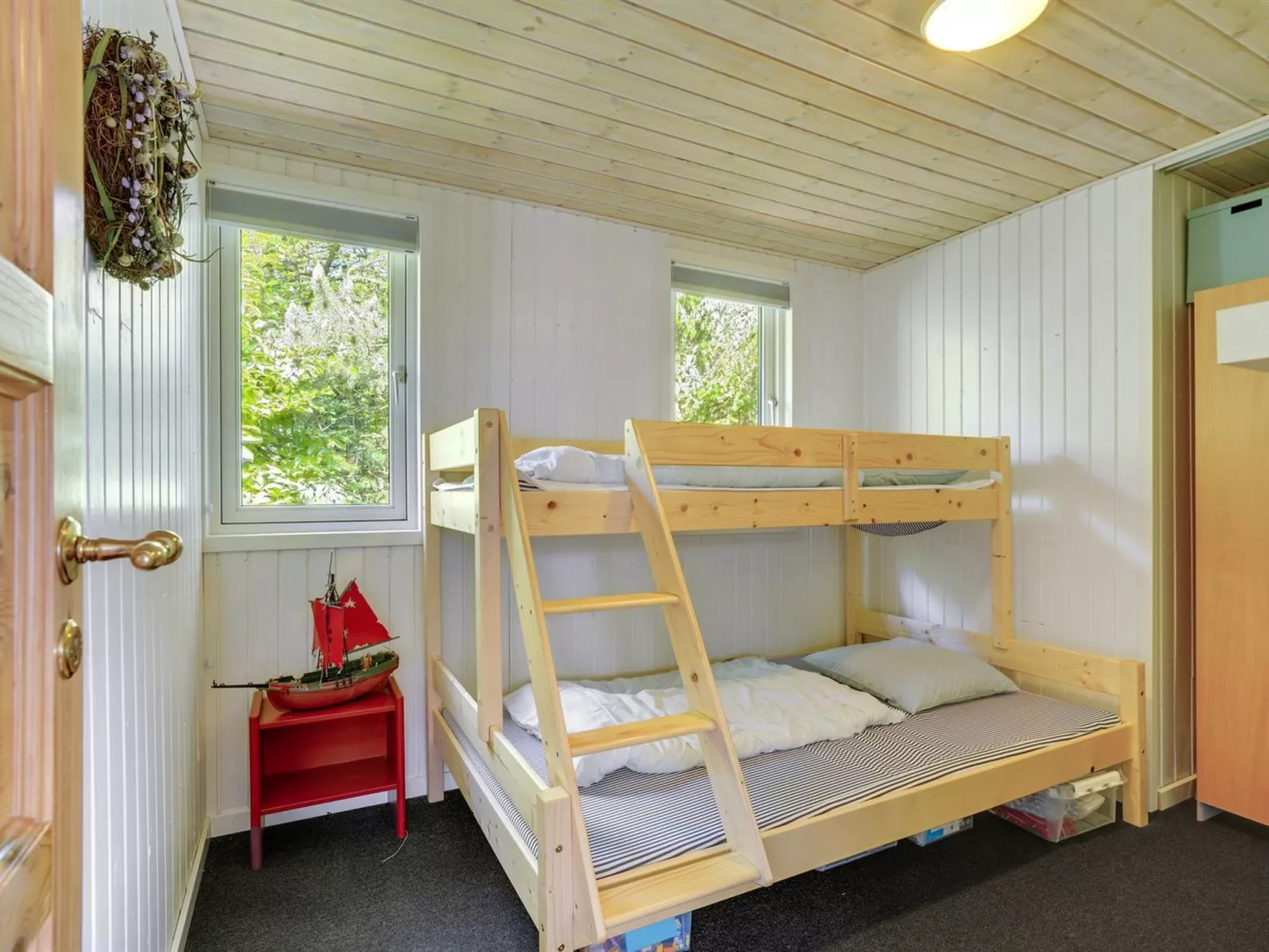 "Ulrike" - 600m to the fjord-Inside