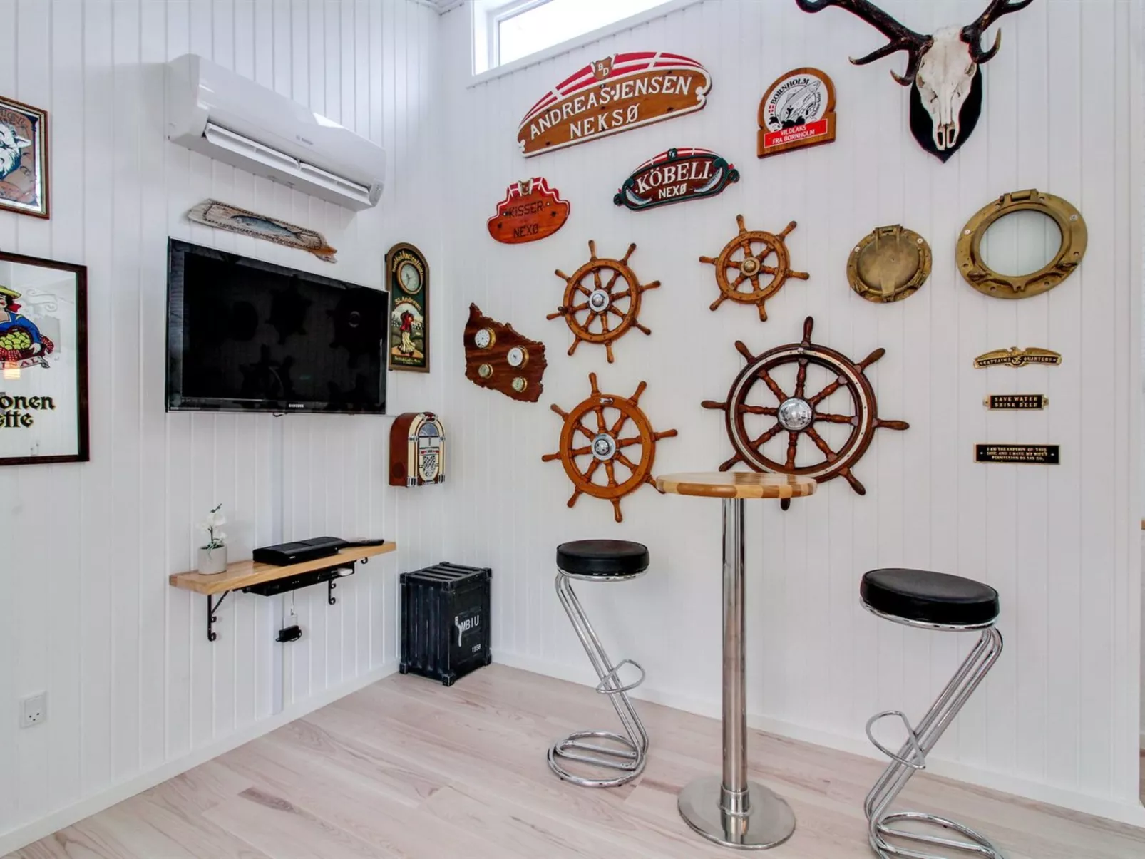 "Antigona" - 250m from the sea-Drinnen