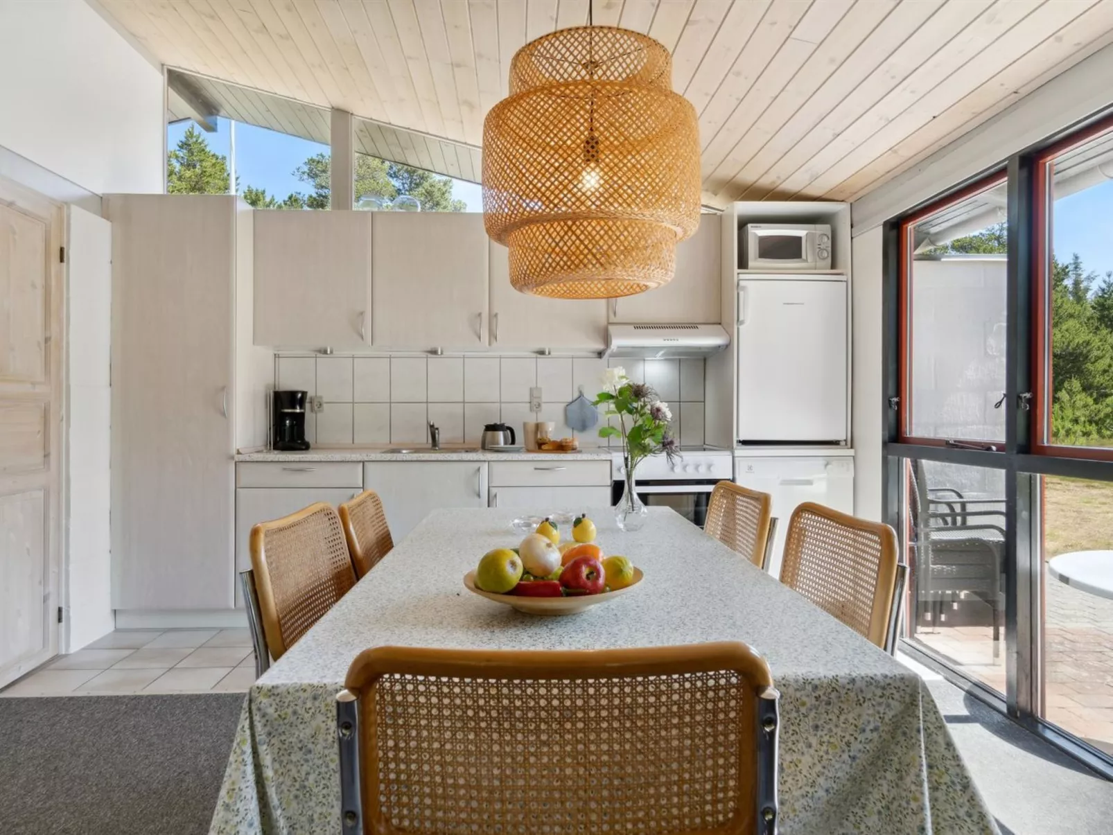 "Nila" - 750m from the sea-Inside