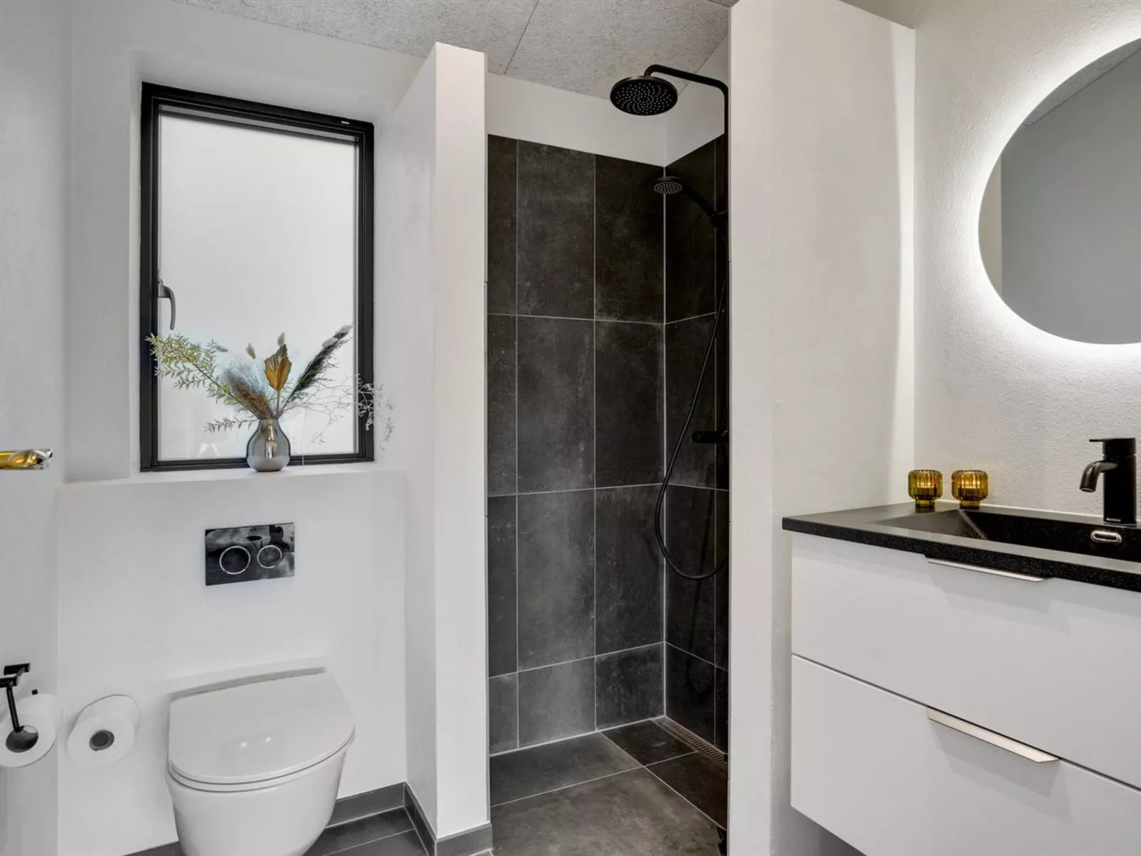 "Sinna" -  from the sea-Drinnen