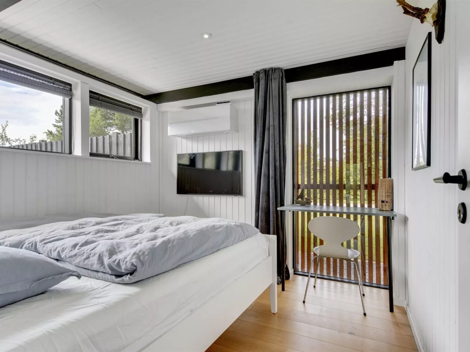 "Hævnir" - 1km from the sea-Dedans