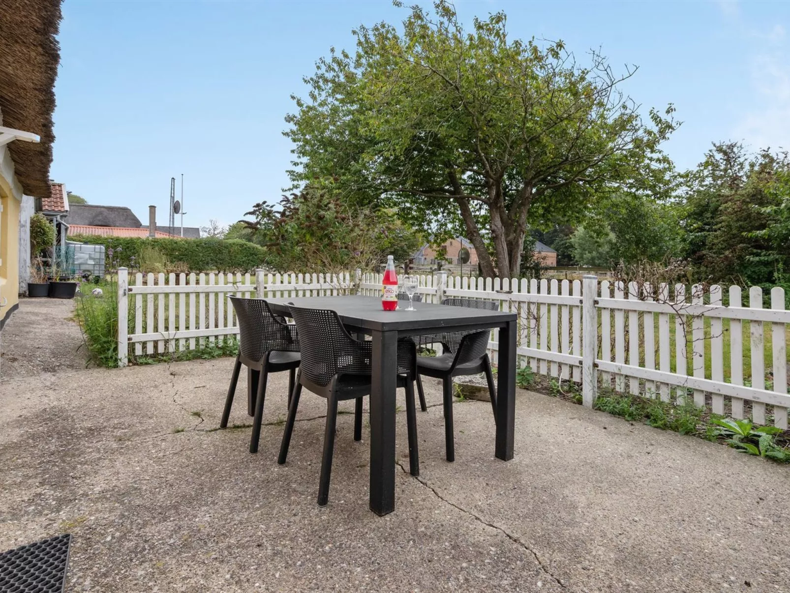 "Miko" - 19km from the sea-Outside