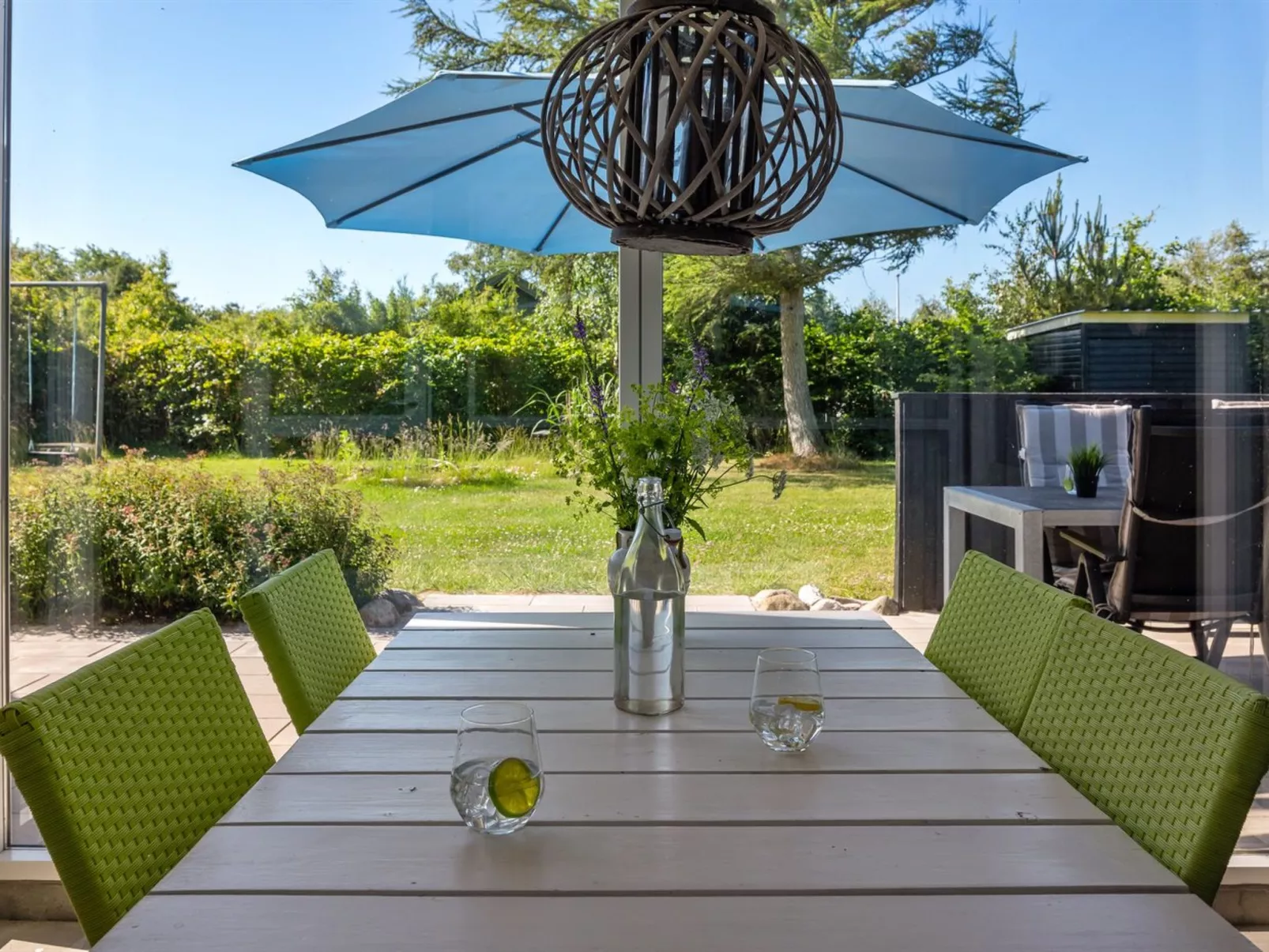 "Raisa" - 200m to the fjord-Outside