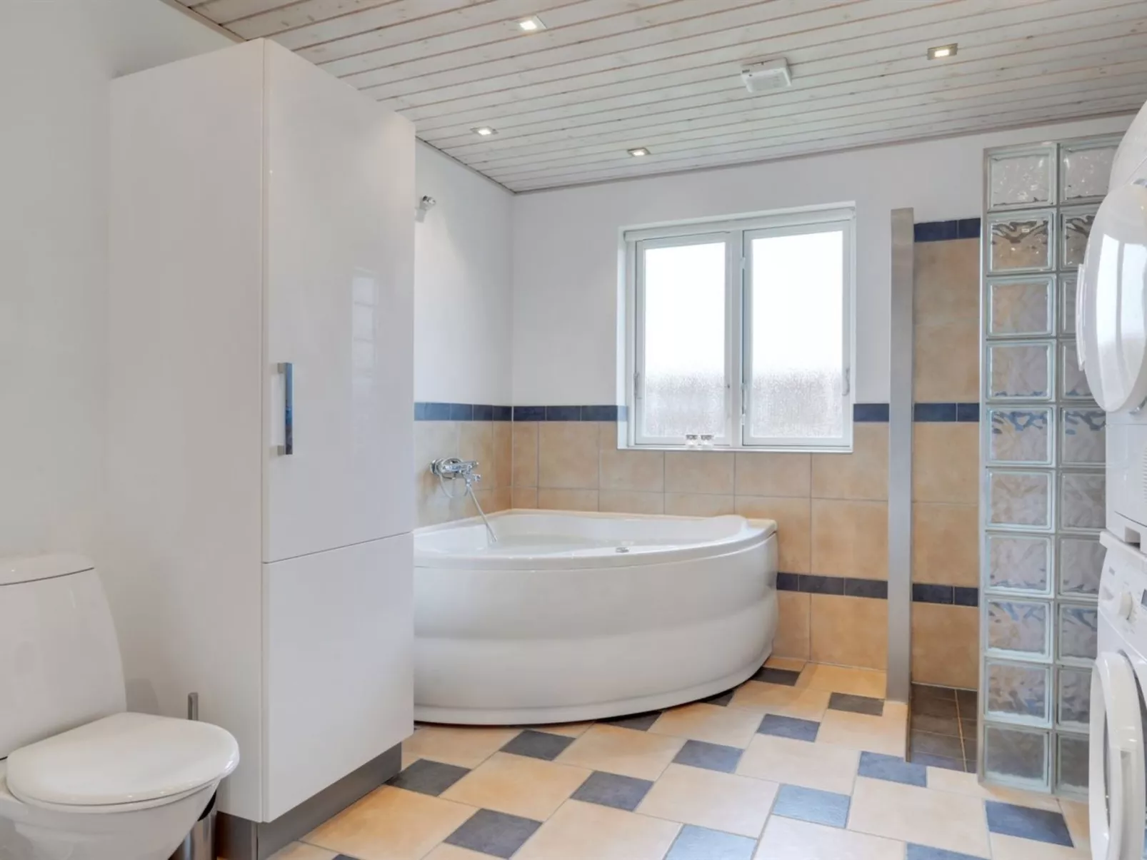 "Annesophie" - 300m to the fjord-Inside