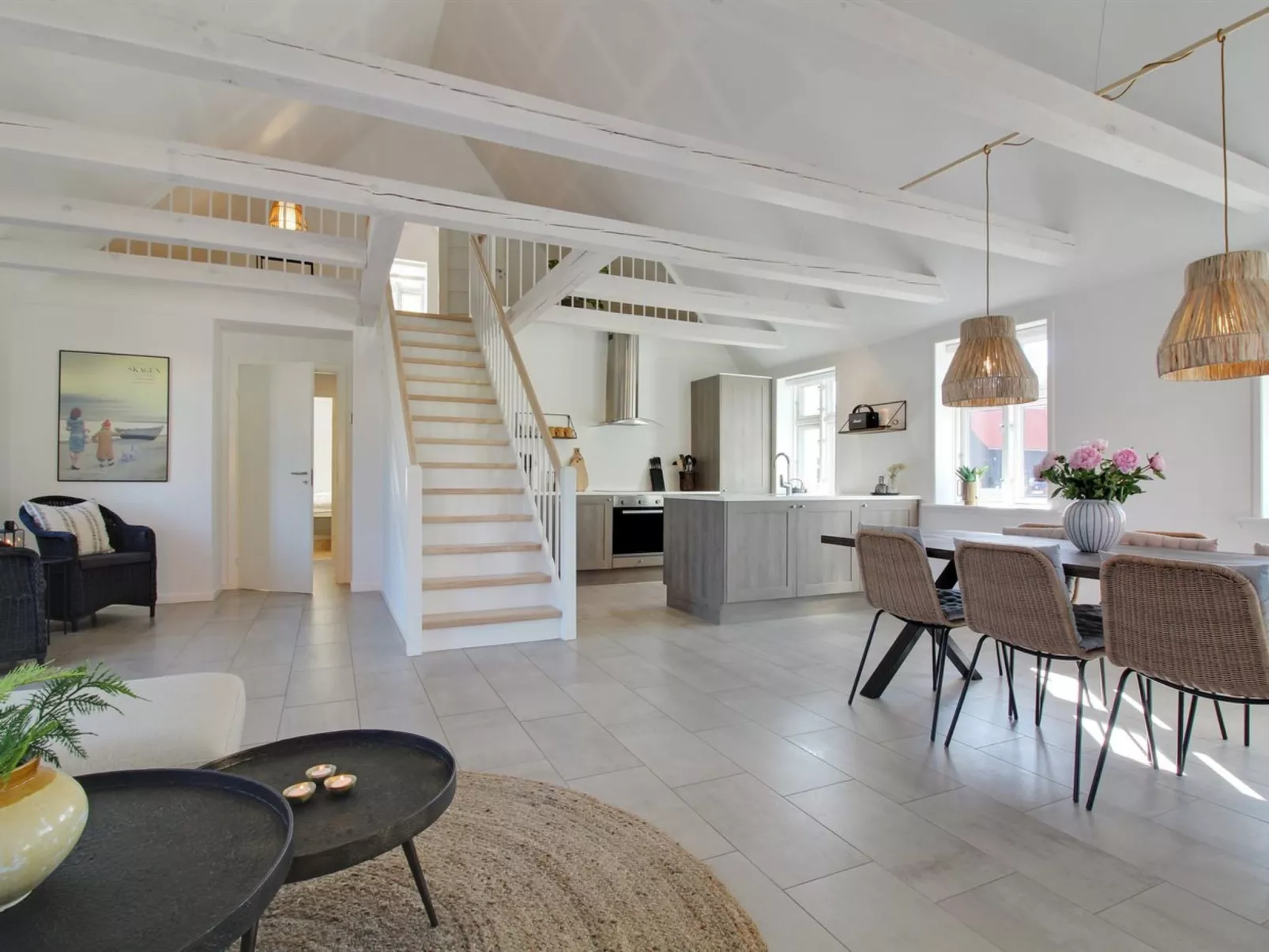 "Gine" - 1.5km from the sea-Inside