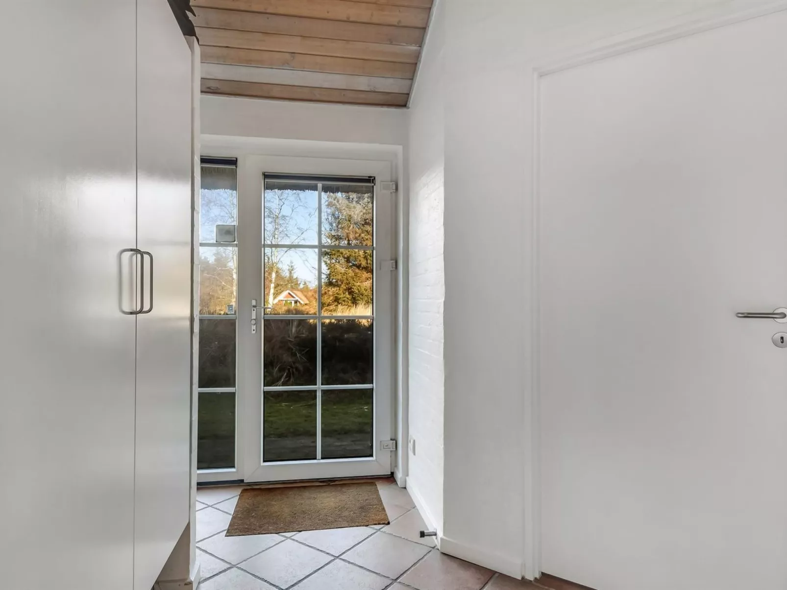 "Ingmund" - 2km from the sea-Inside