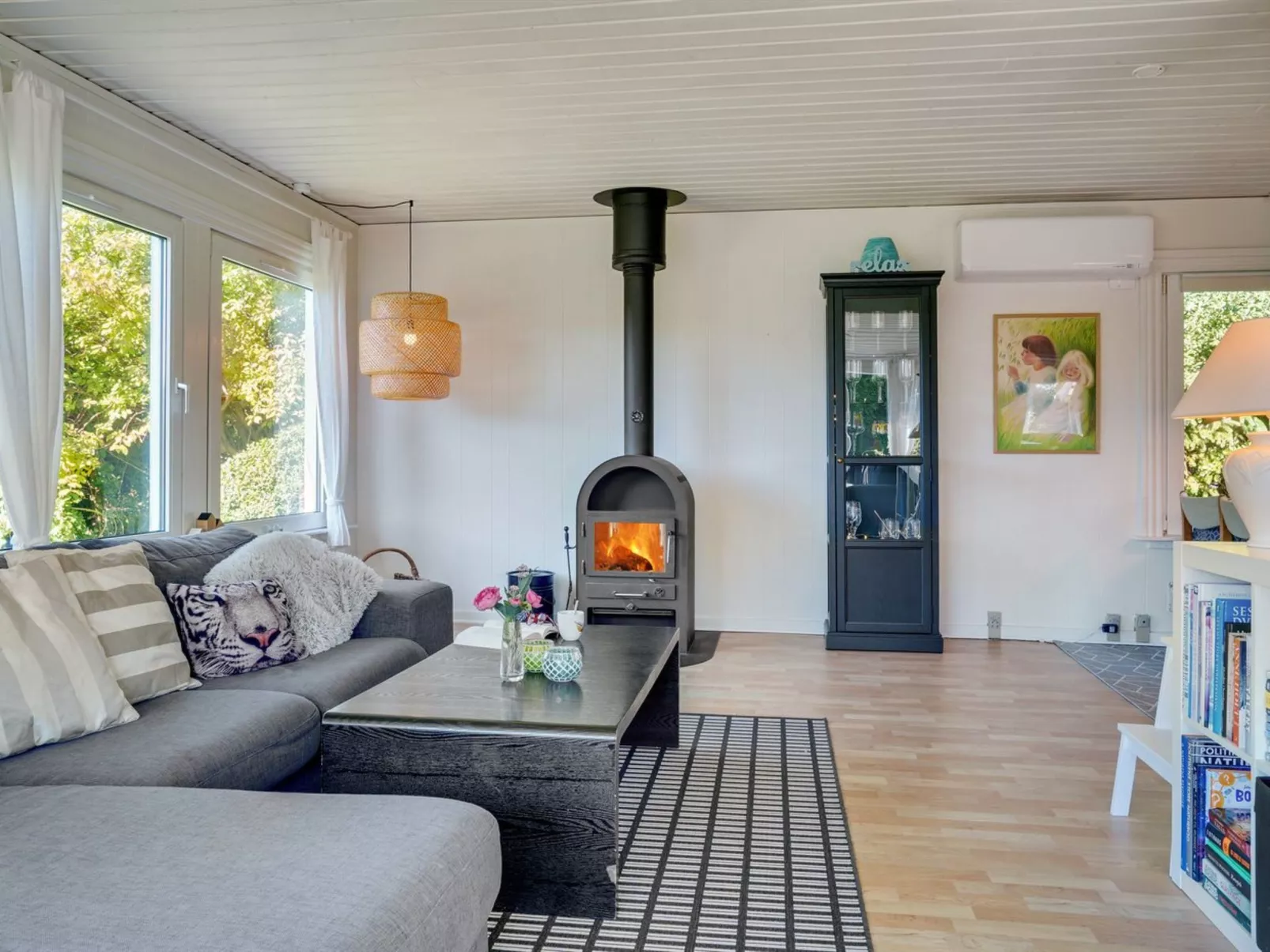 "Savina" -  from the sea-Drinnen