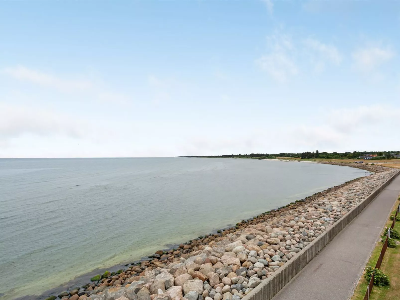 "Femme" - 15m from the sea-Draußen