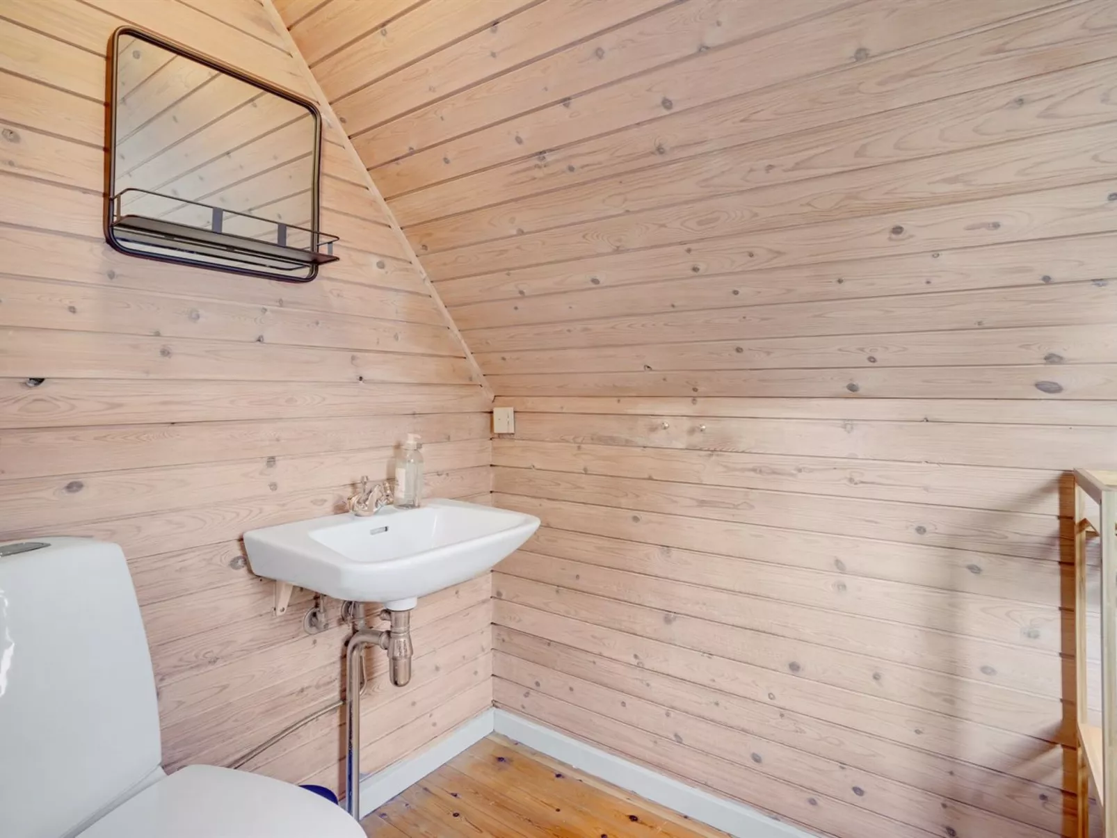 "Tine" - 2.3km from the sea-Inside