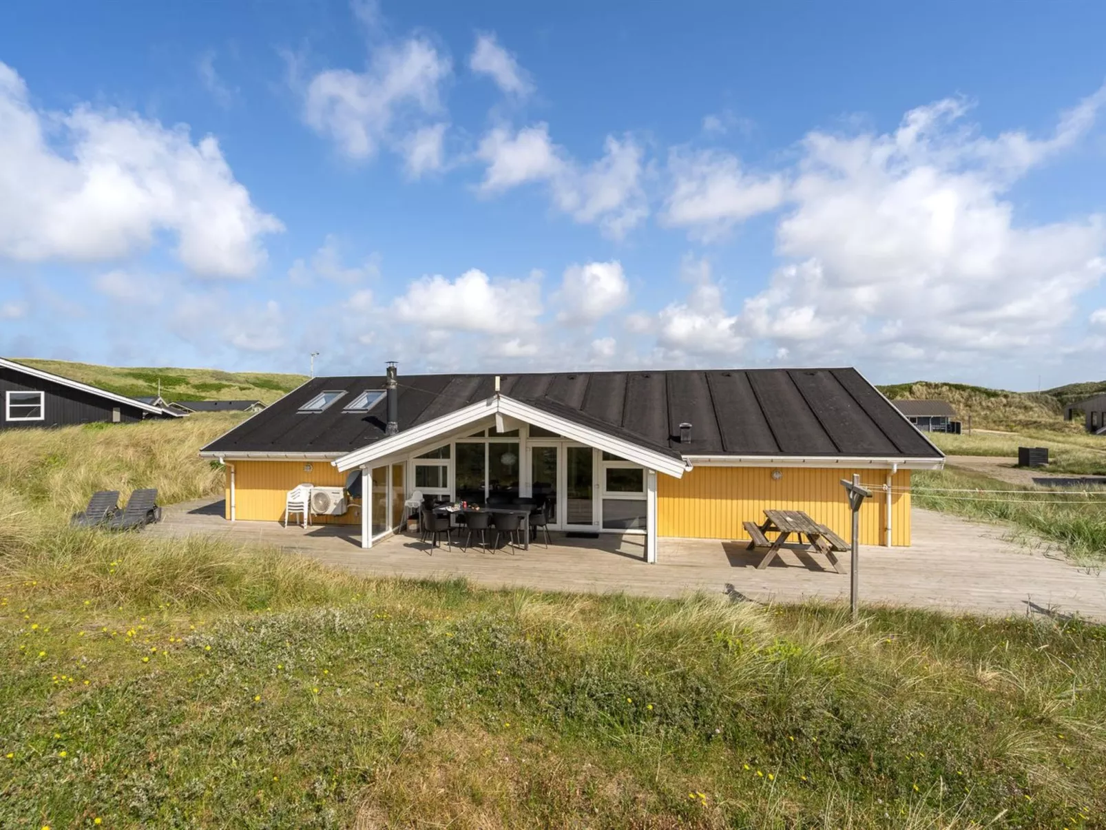 "Malgest" - 100m from the sea-Outside