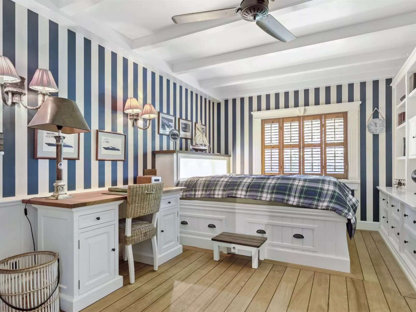 "Titia" - 1.2km to the fjord-Dedans