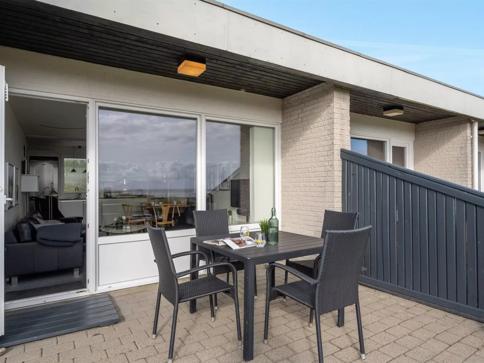 "Elizabeta" - 100m to the fjord-Draußen