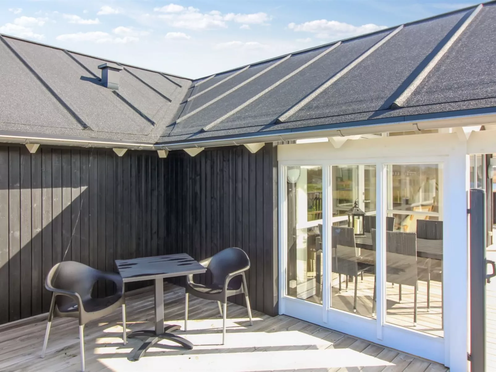 "Mirkka" - 1.5km from the sea-Outside