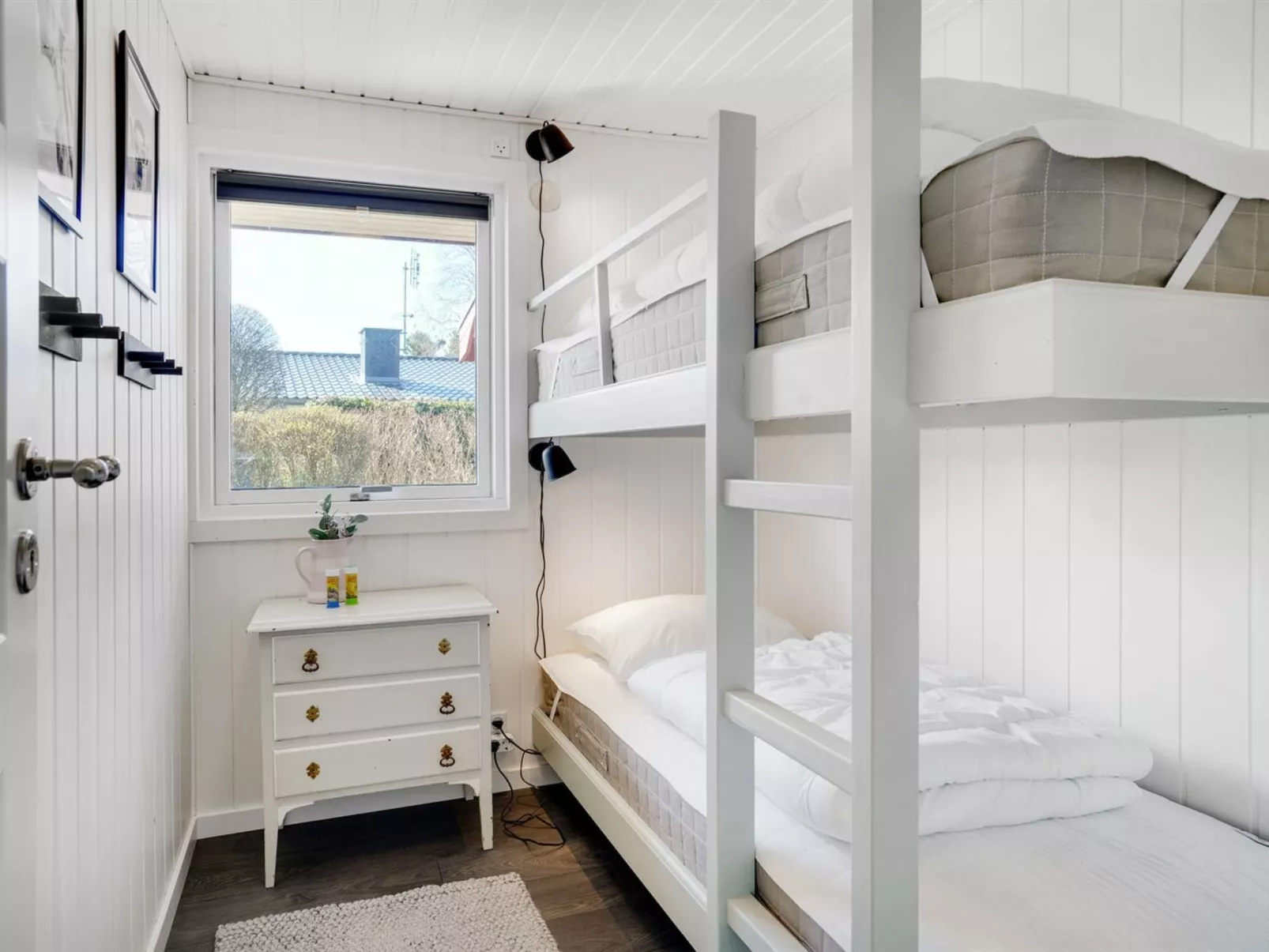 "Sveina" - 600m from the sea-Inside