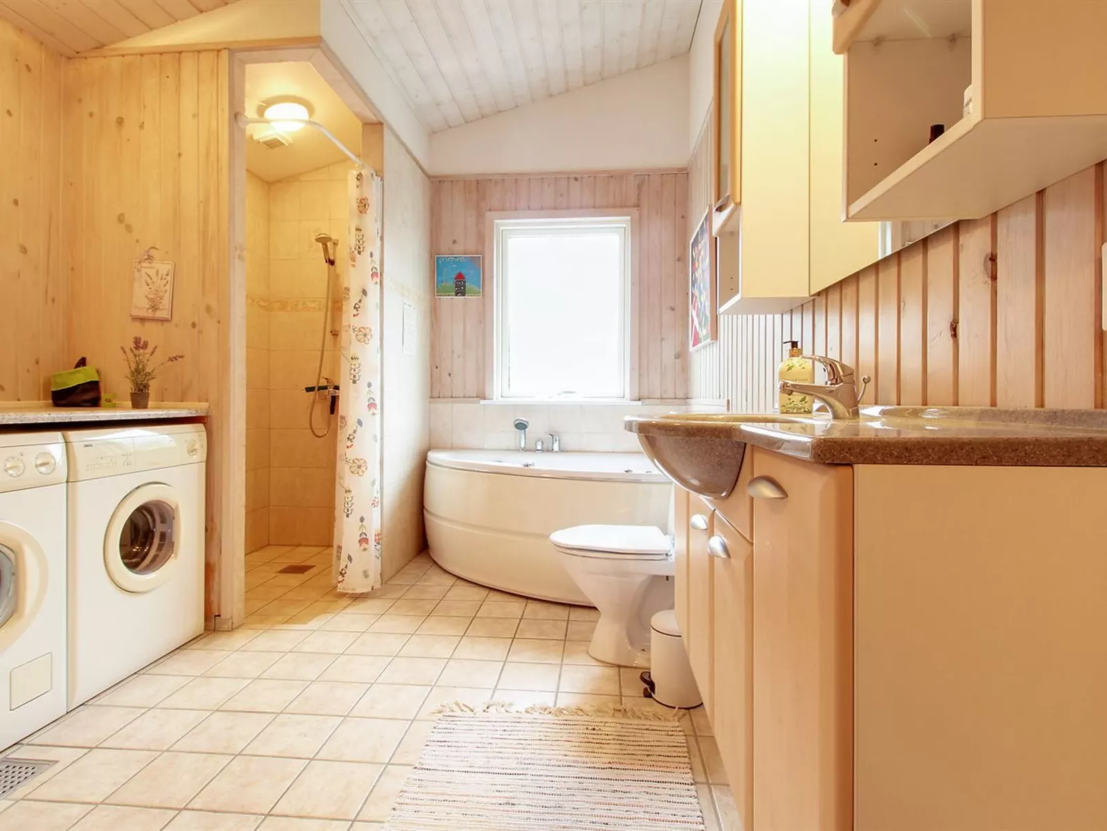 "Erja" - 150m from the sea-Drinnen