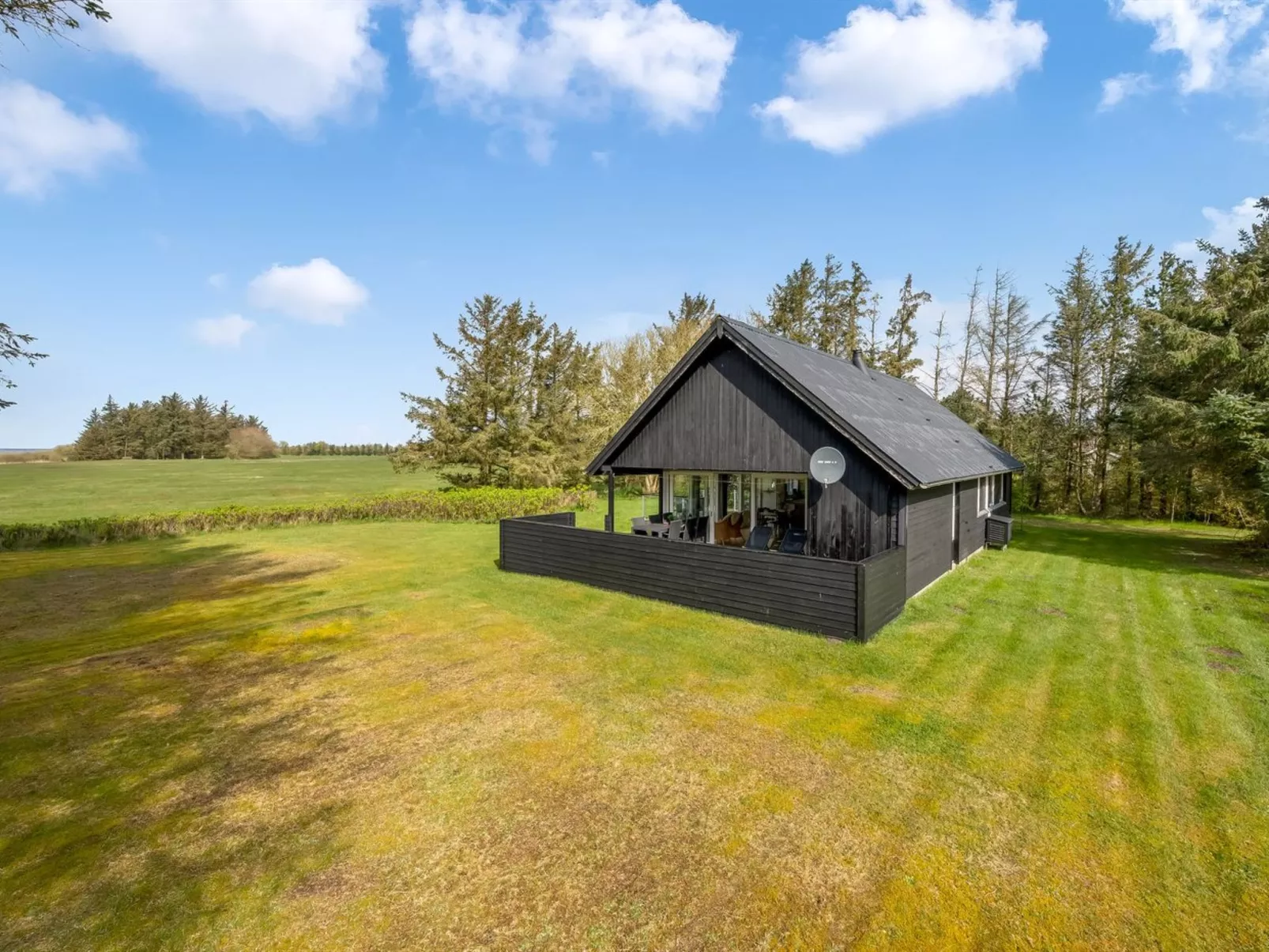 "Aleida" - 100m to the fjord-Outside