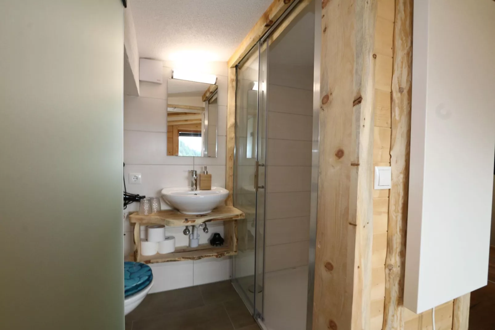 Ferienhaus Hirschbichlalm 8 Personen-Bathroom