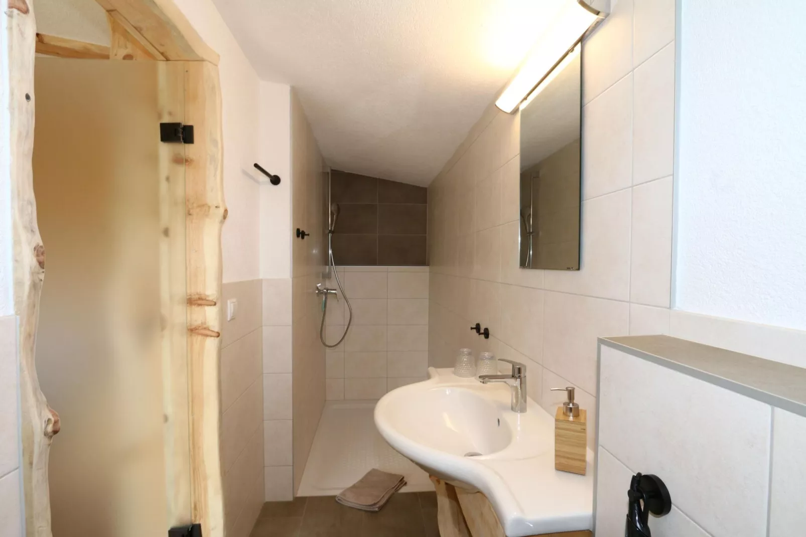 Ferienhaus Hirschbichlalm 8 Personen-Bathroom
