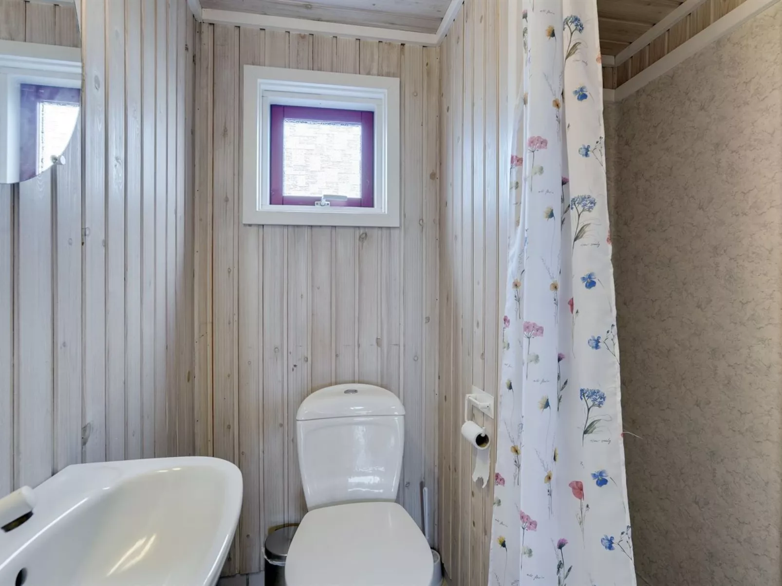 "Bertie" - 700m from the sea-Inside