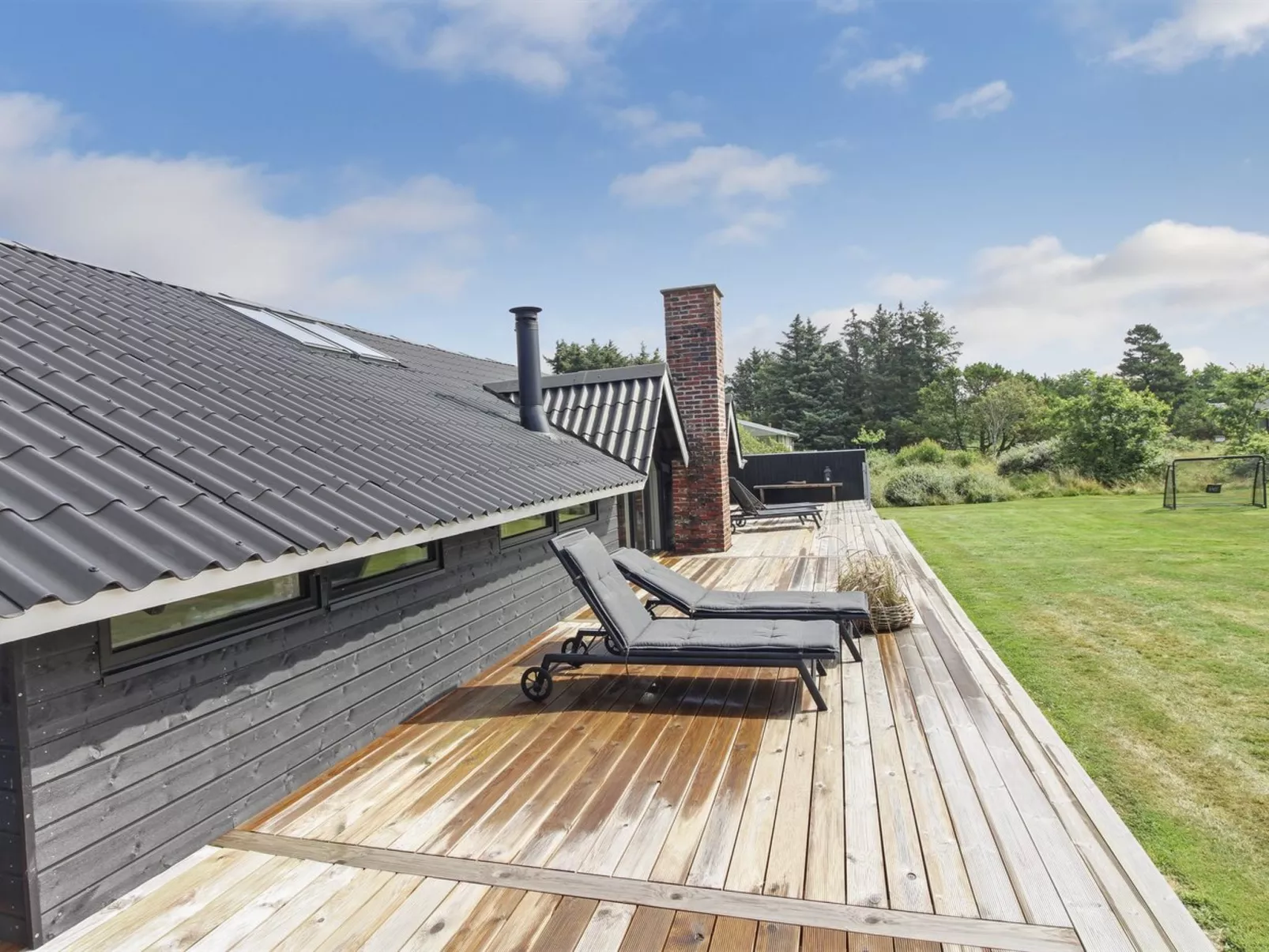 "Ellenora" - 1km from the sea-Outside