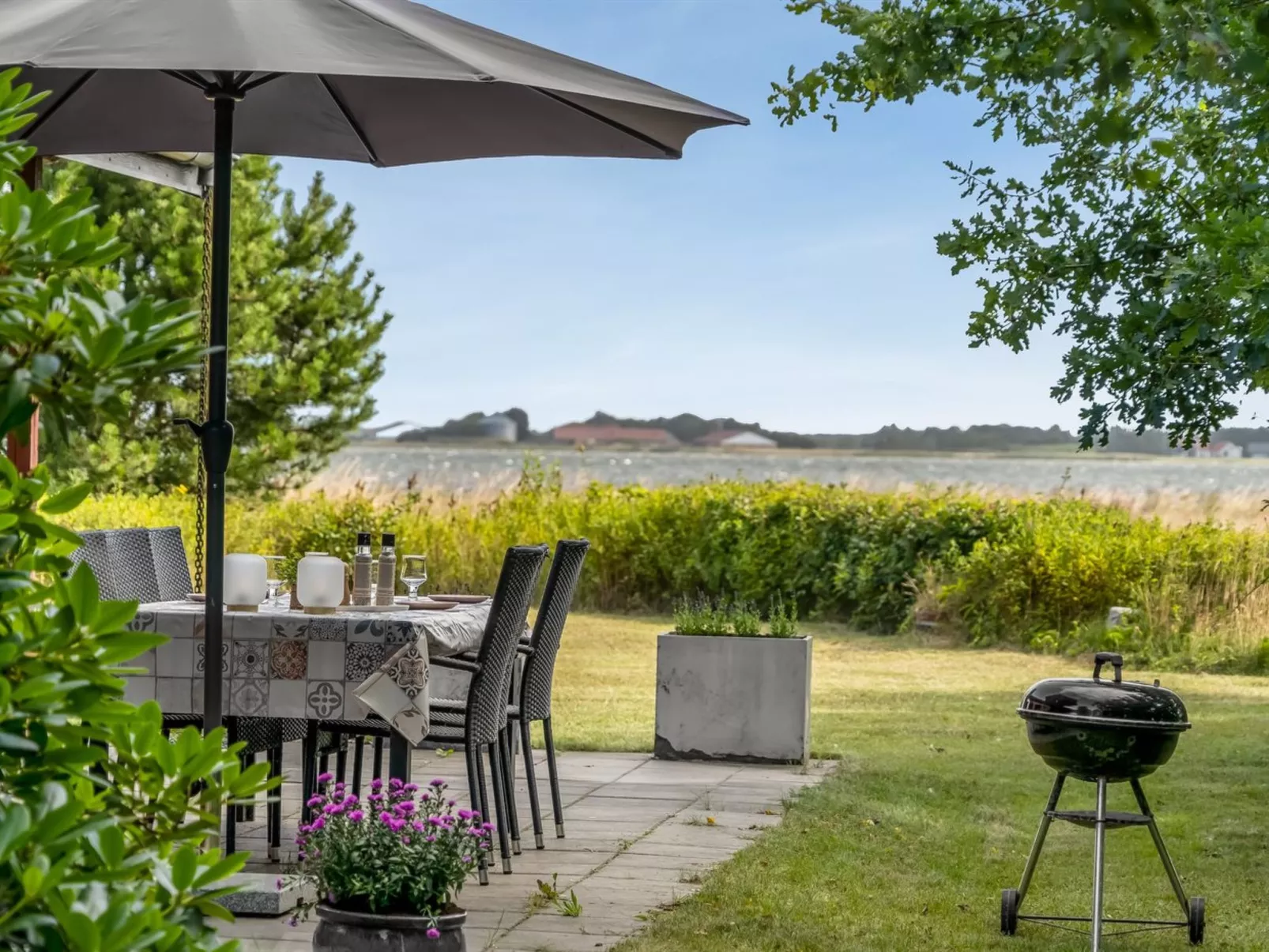 "Tayana" - 75m to the fjord-Draußen