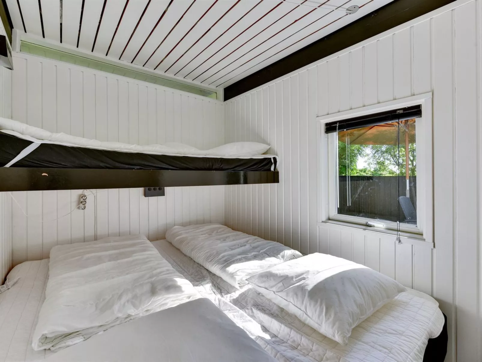 "Anund" - 1.4km from the sea-Inside