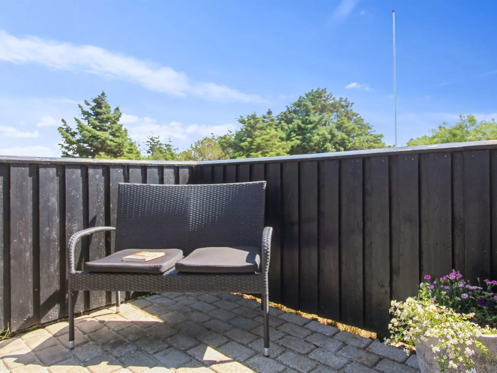 "Grit" - 650m from the sea-Draußen