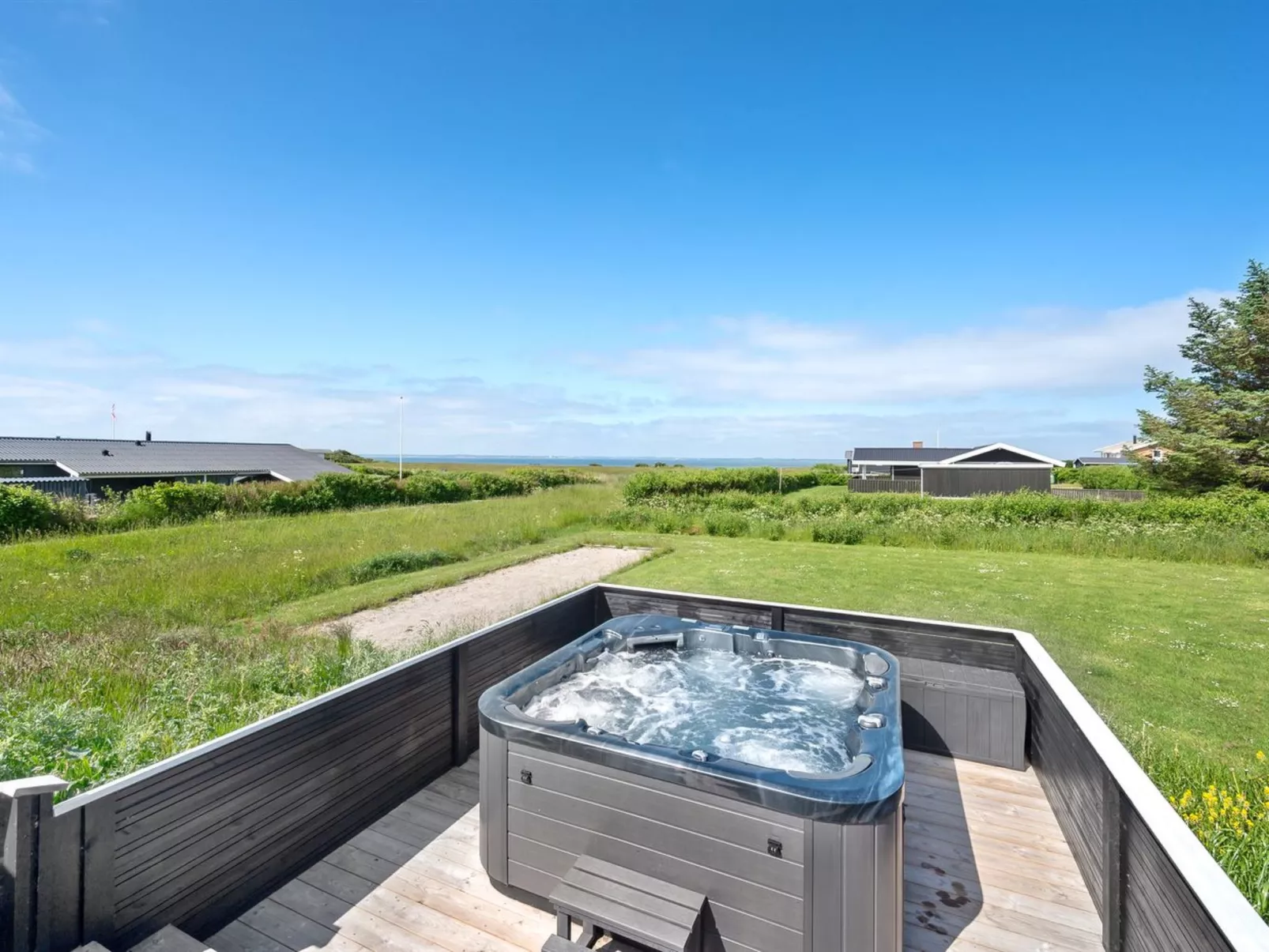 "Nahel" - 150m to the fjord-Inside