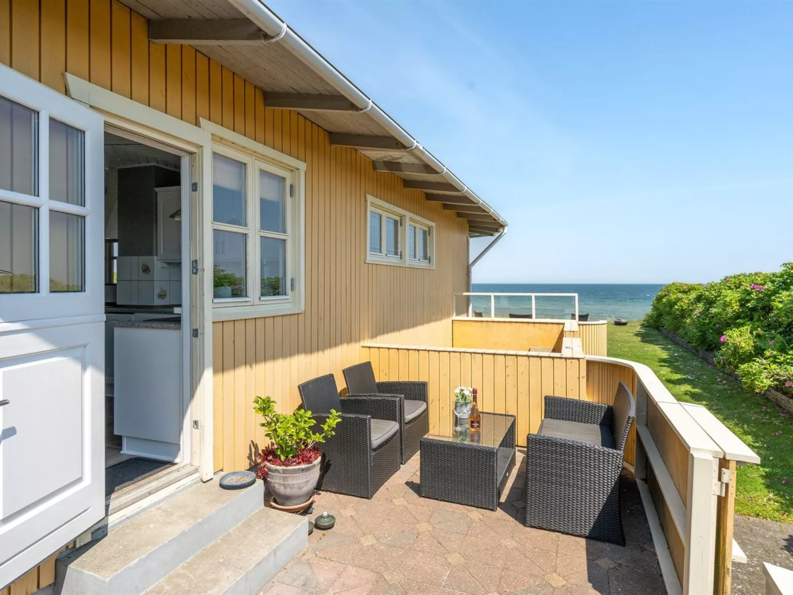 "Hwitserk" - 5m from the sea-Outside