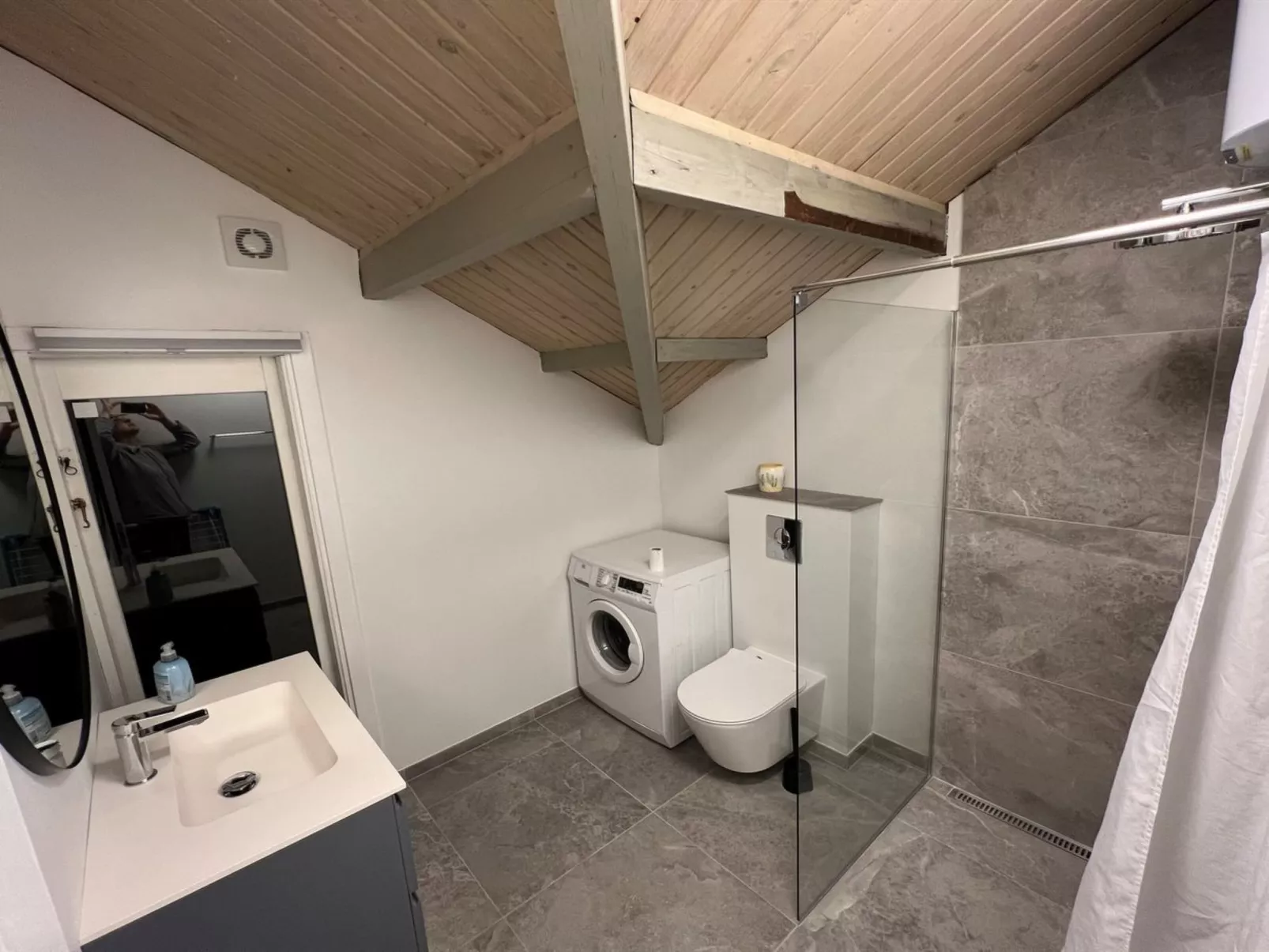 "Iskra" - 900m from the sea-Inside